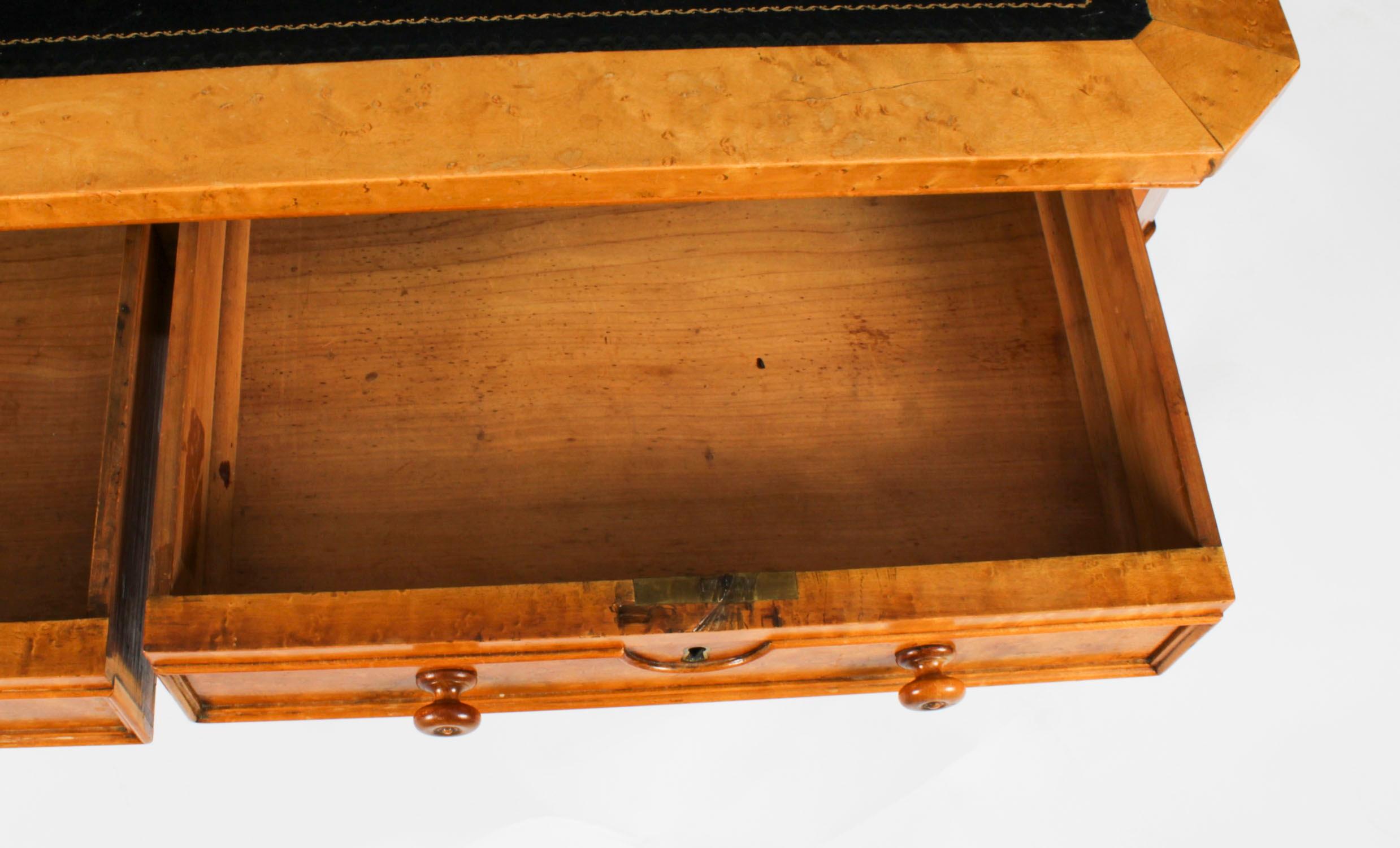 Bureau ancien de style Gillows en érable piqué 19ème siècle en vente 11