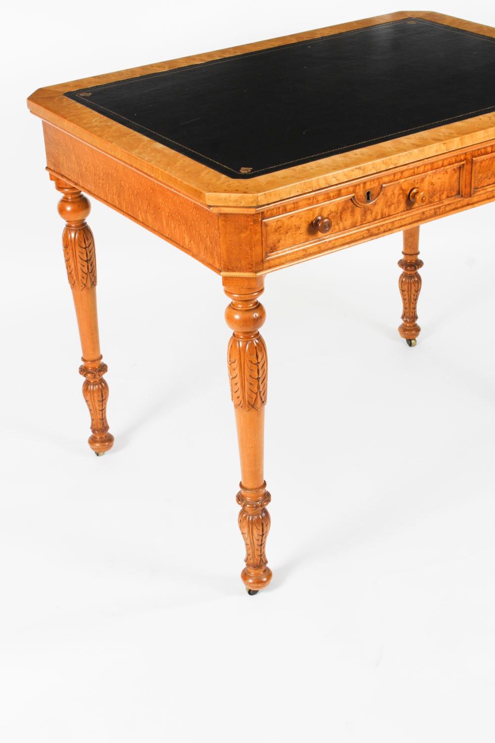 Bureau ancien de style Gillows en érable piqué 19ème siècle en vente 1