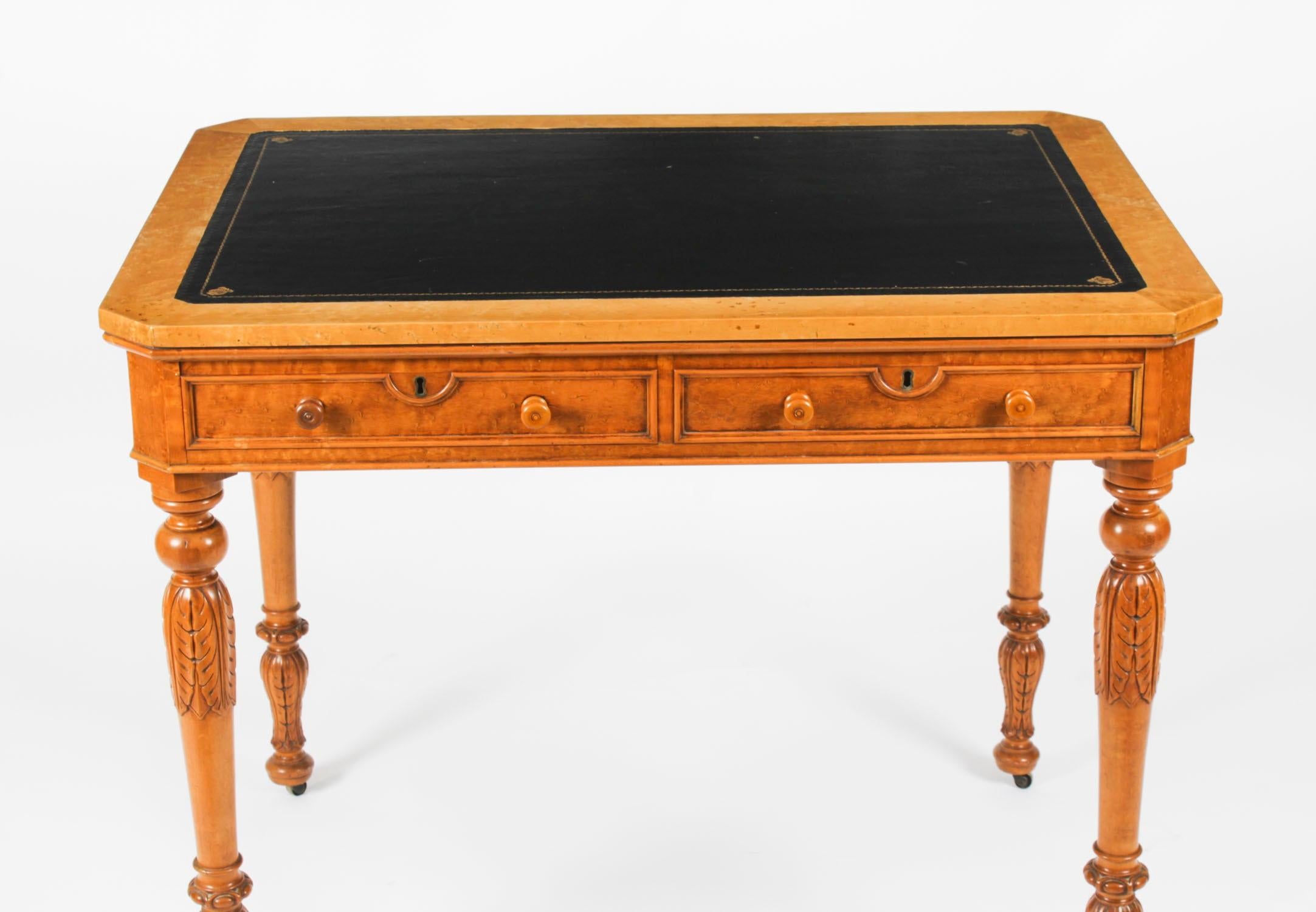 Bureau ancien de style Gillows en érable piqué 19ème siècle en vente 2