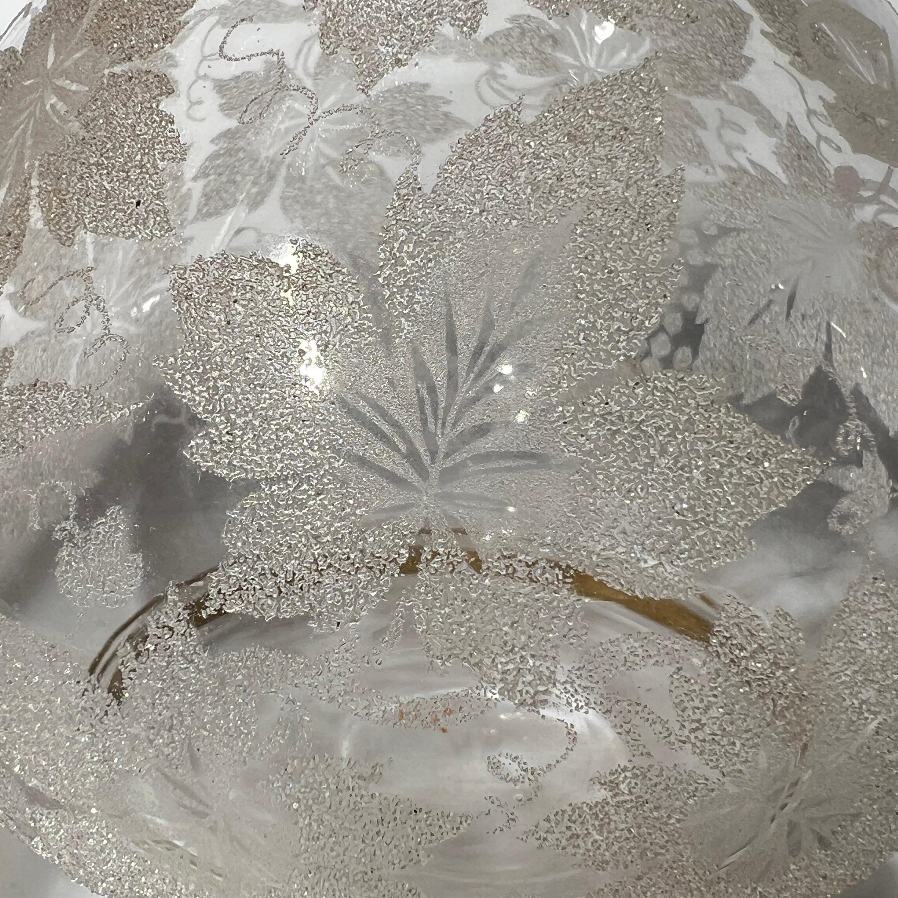 Decantadores antiguos de cristal dorado y coralino Copas de vino y de champán Francés en venta