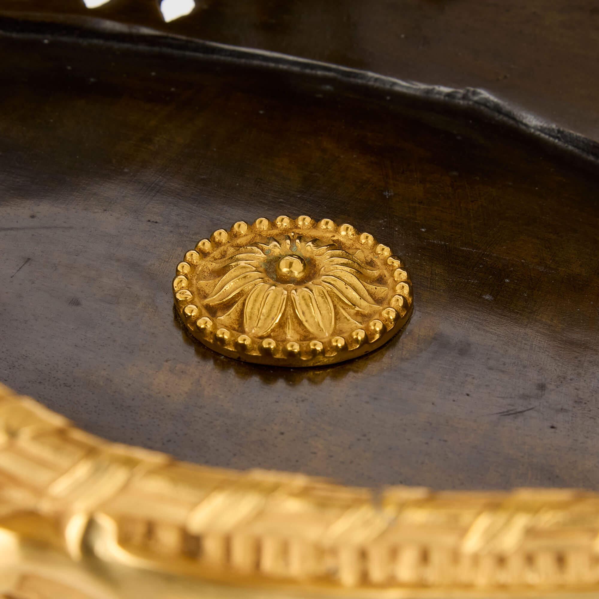 Centro de mesa antiguo de querubín dorado y bronce patinado de Moreau en Bueno estado para la venta en London, GB