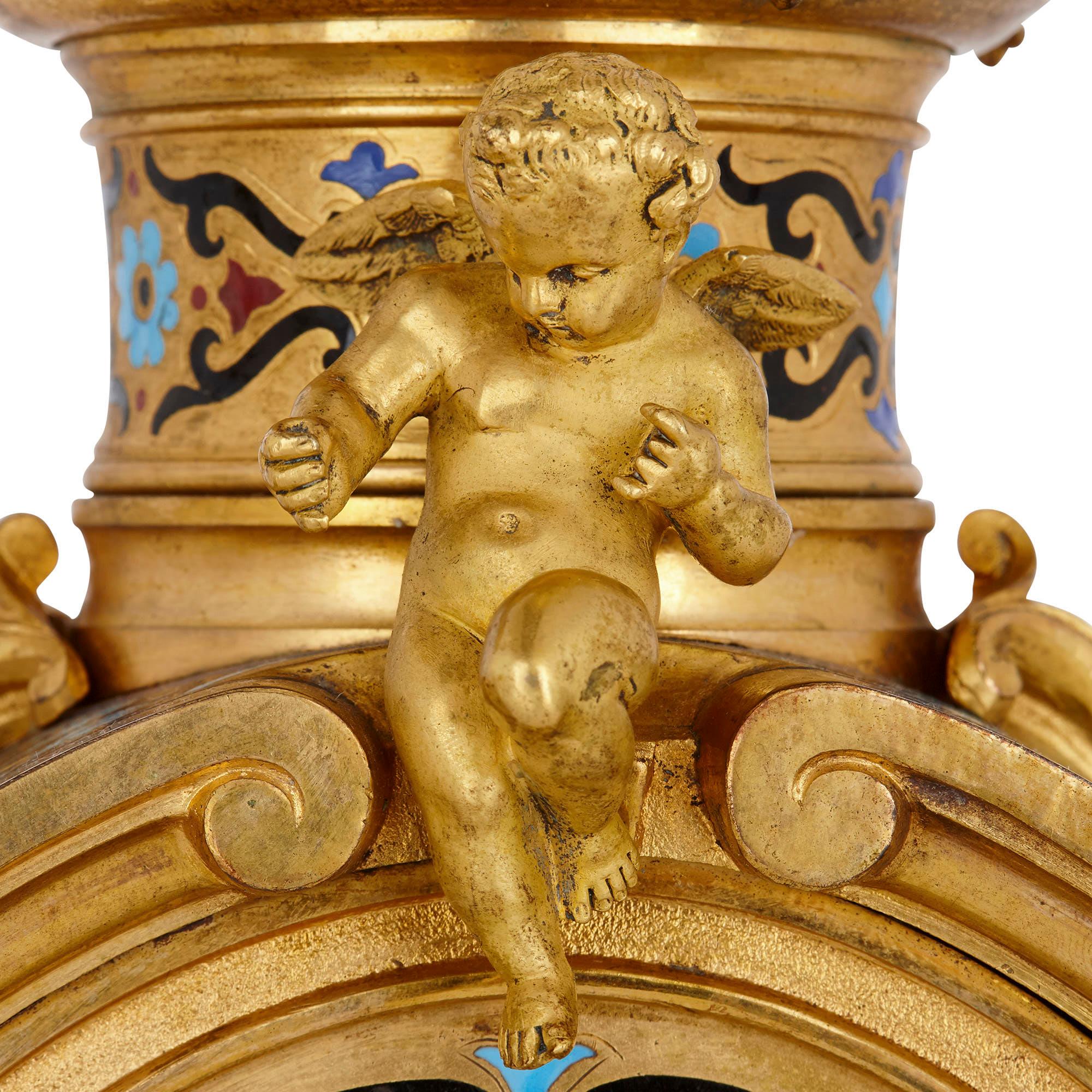 XIXe siècle Ensemble d'horloges anciennes en bronze doré et émail champlevé en vente