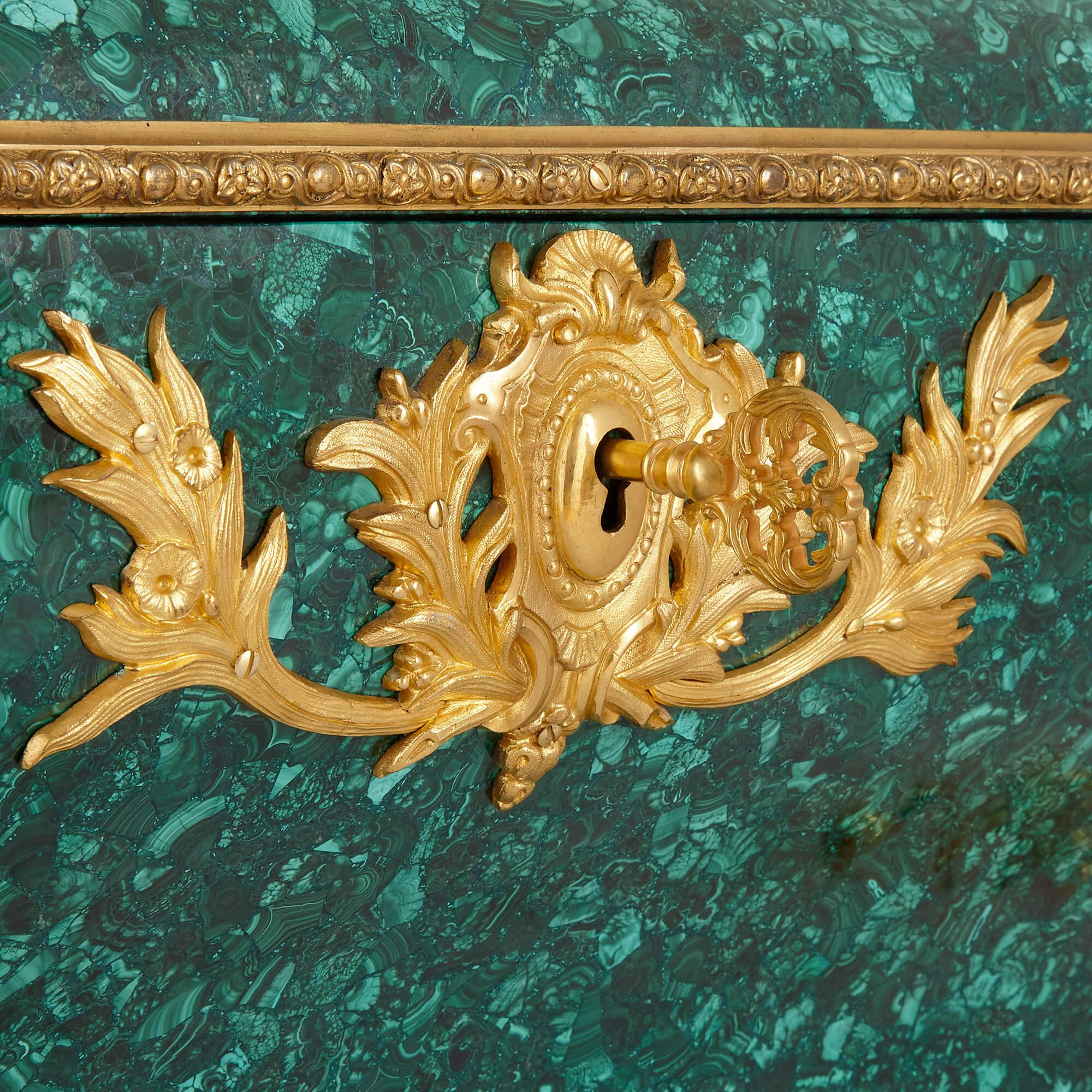 XIXe siècle Coffret ancien en bronze dor et malachite de Monbro Fils Ain en vente