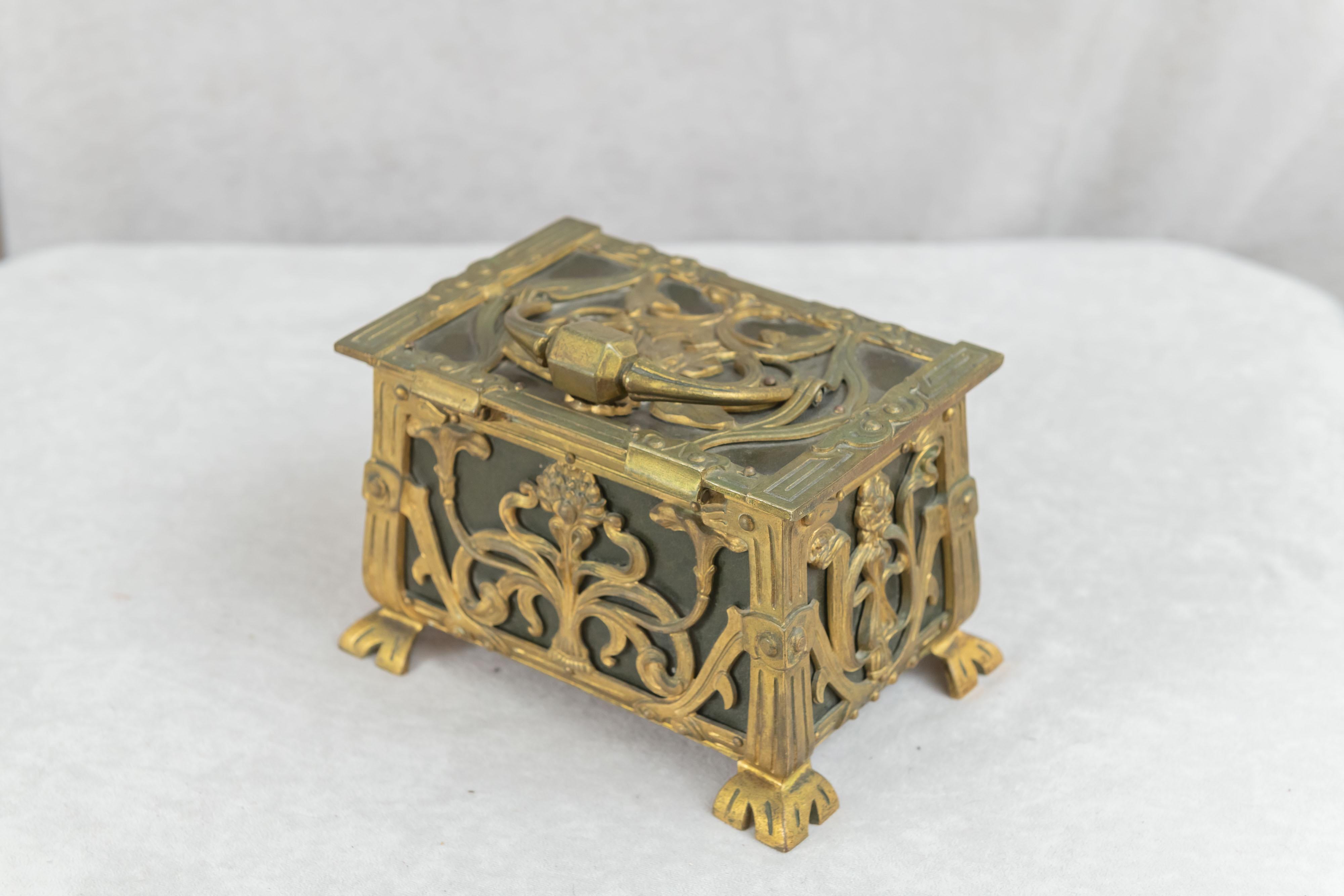 Antique Gilt Bronze Art Nouveau French Jewelry Box, ca 1900 In Good Condition In Petaluma, CA