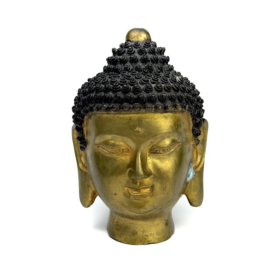 Bronzato Antica scultura asiatica con testa di Buddha in bronzo dorato, arte decorativa spirituale per la casa in vendita