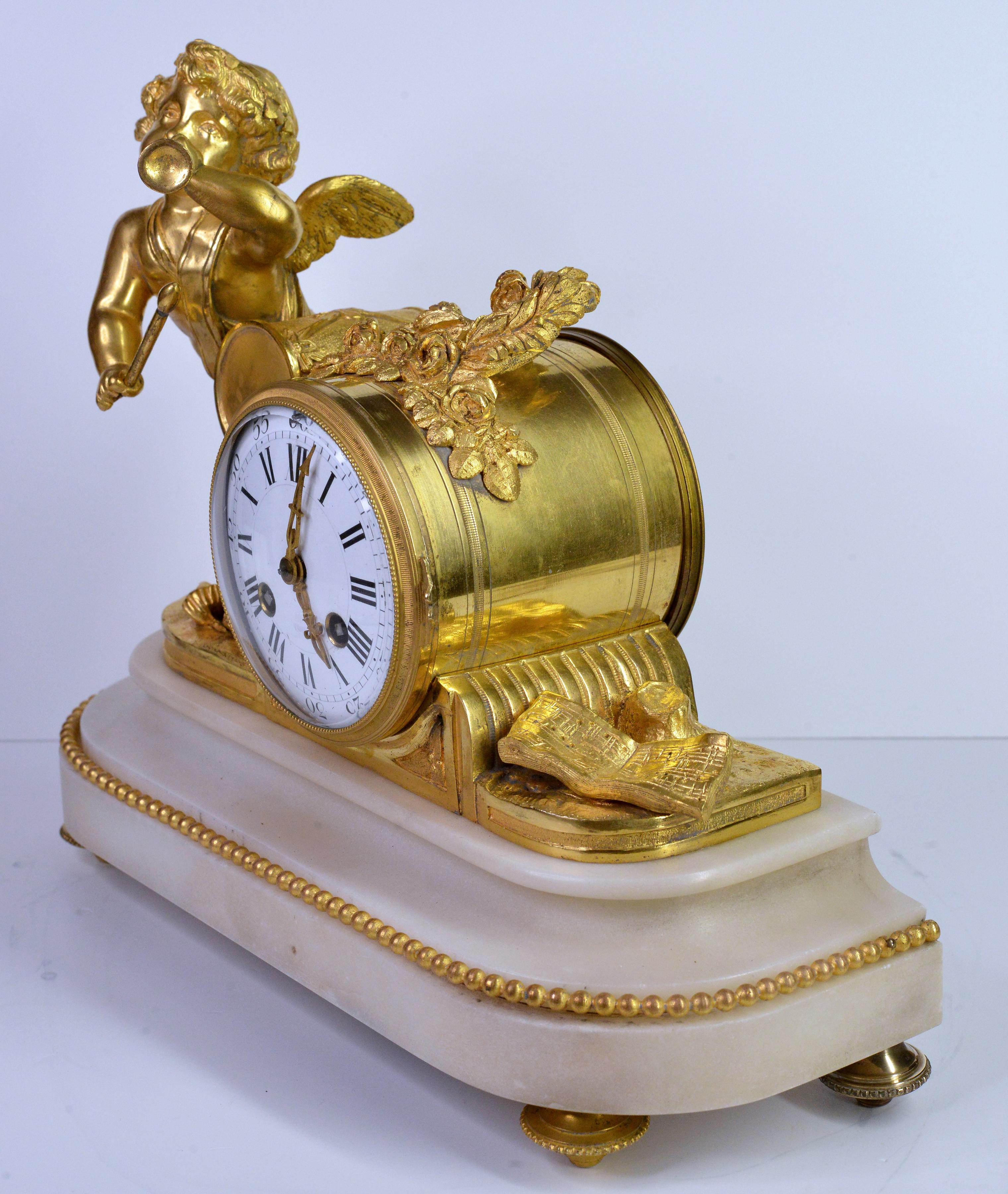 Inconnu Horloge de messager chérubin néoclassique du 19e siècle en bronze doré antique