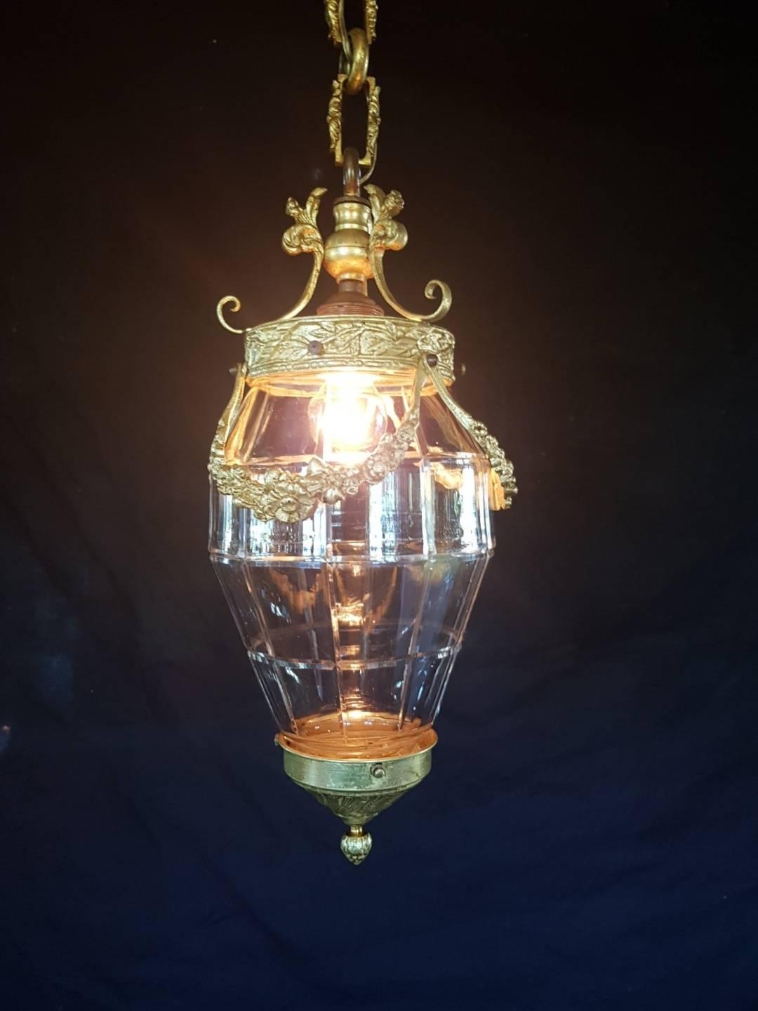 Gilt bronze lantern with molded cut-glass 