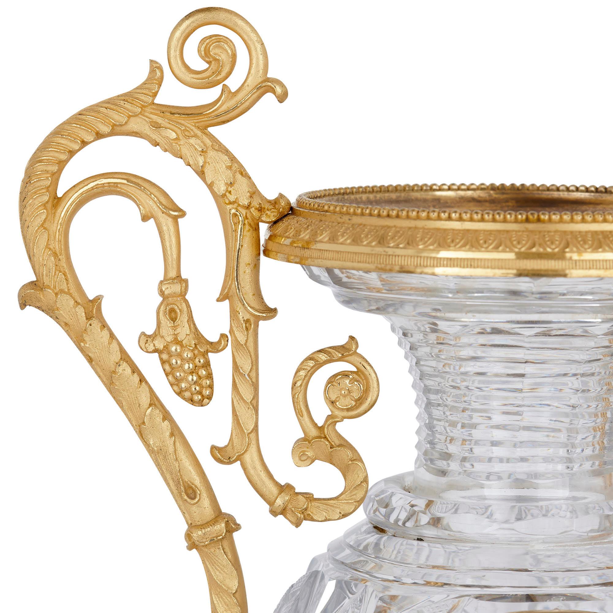 Antike vergoldete Bronze montiert geschliffenes Glas Uhr Set (Französisch) im Angebot