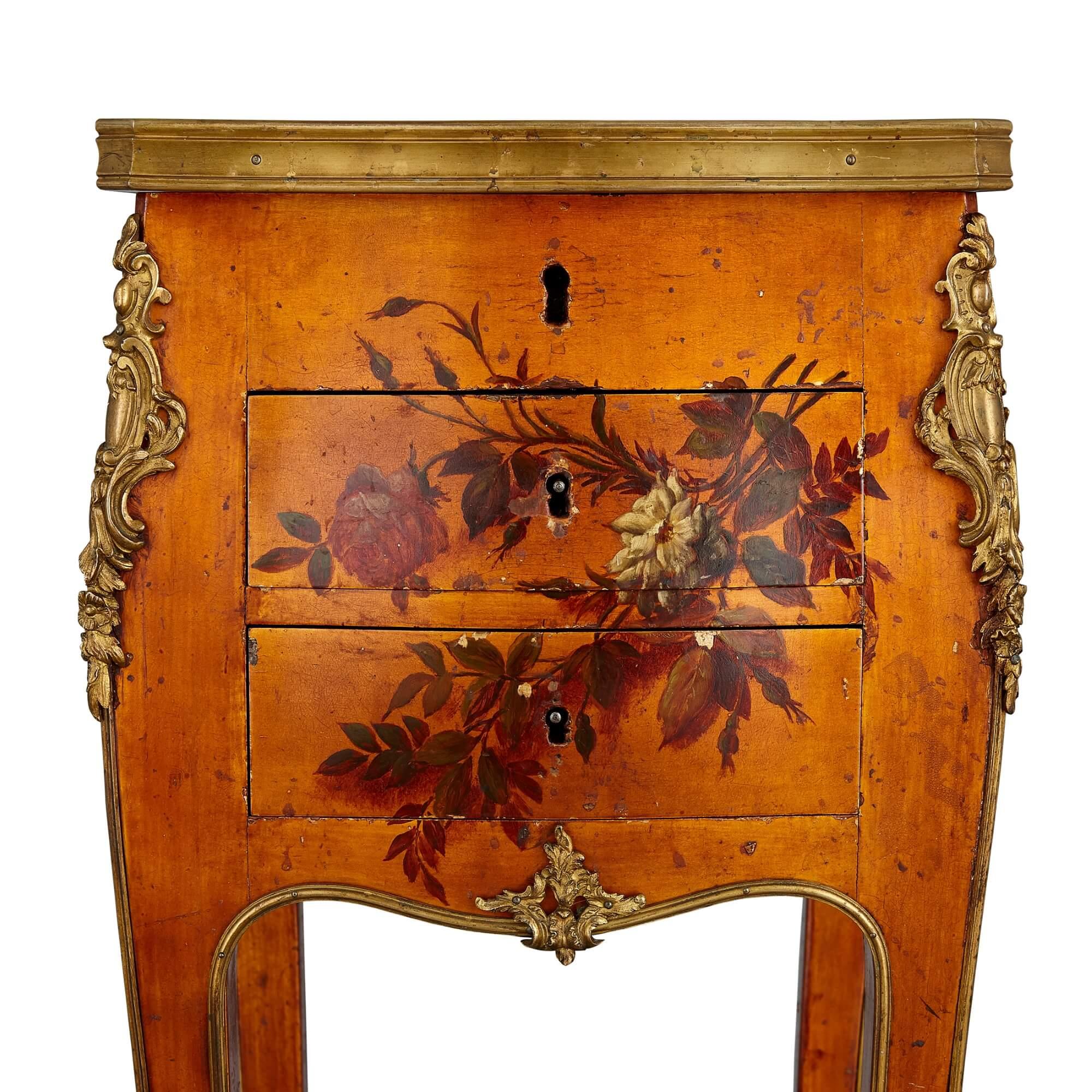 20ième siècle Table d'appoint française ancienne montée en bronze doré en vente