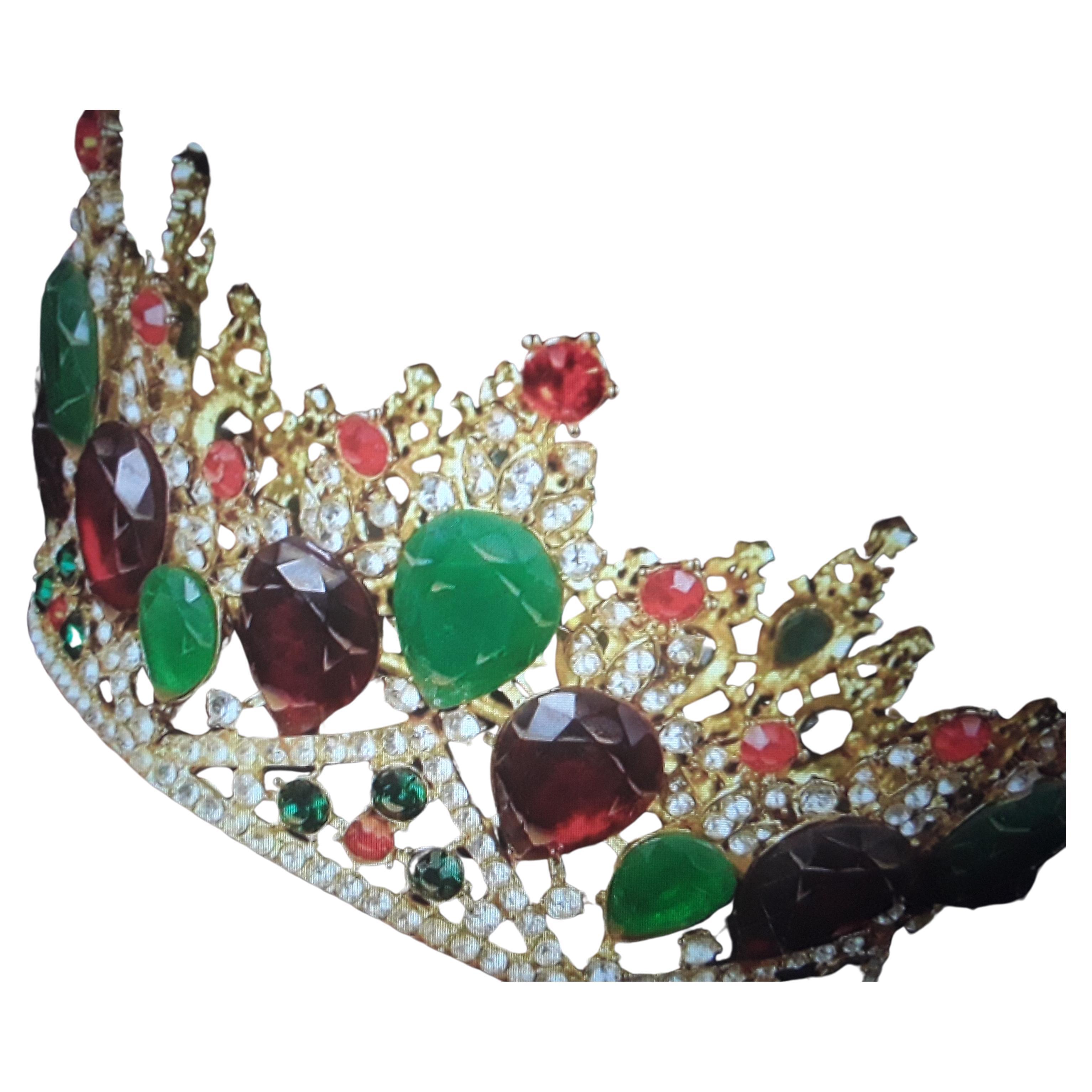 Tiara royale ancienne en bronze doré rouge avec bijoux verts - Pièce de collection/ Grande-Bretagne