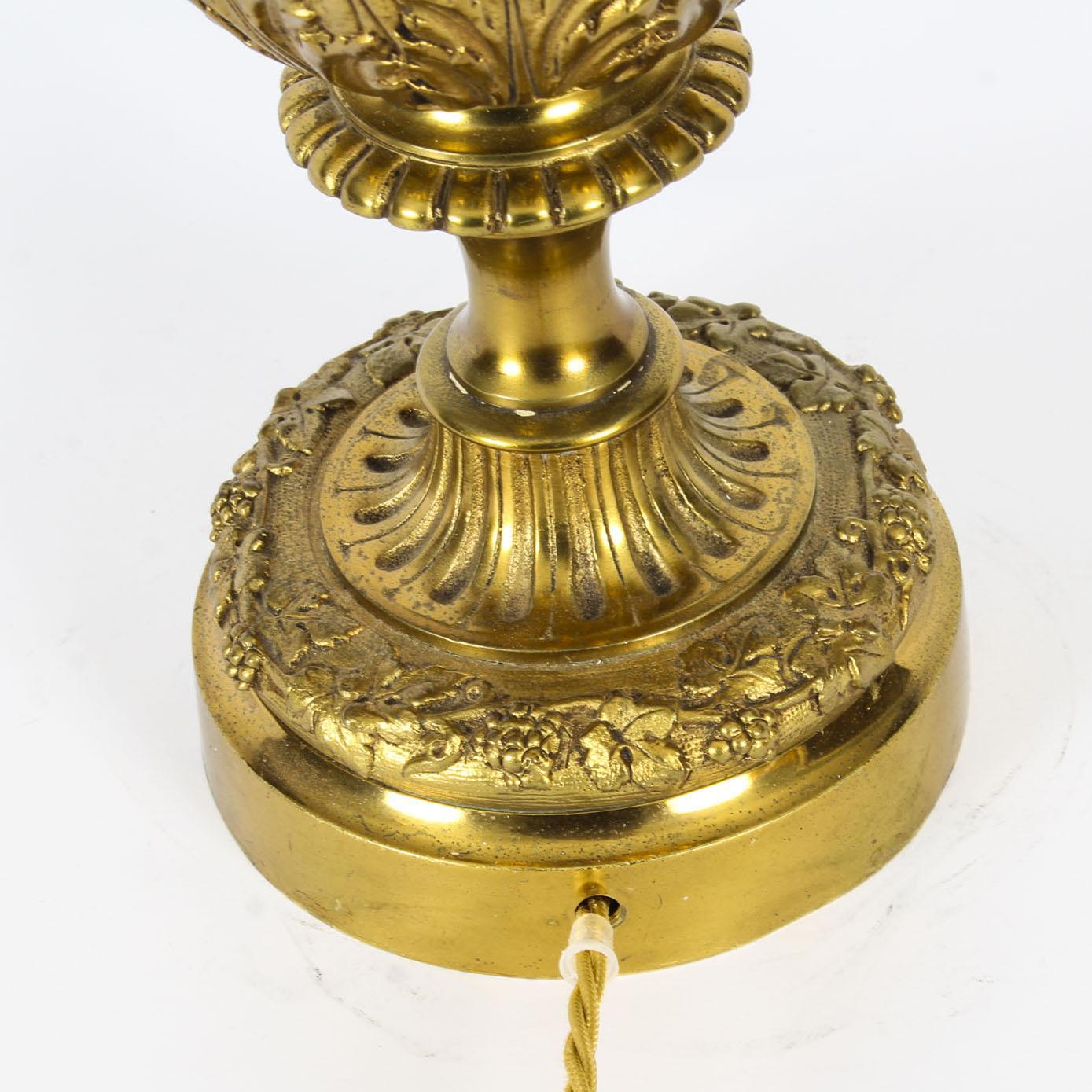 Antike vergoldete Bronze-Tischlampe im Renaissance-Revival-Stil, 19. Jahrhundert im Angebot 13