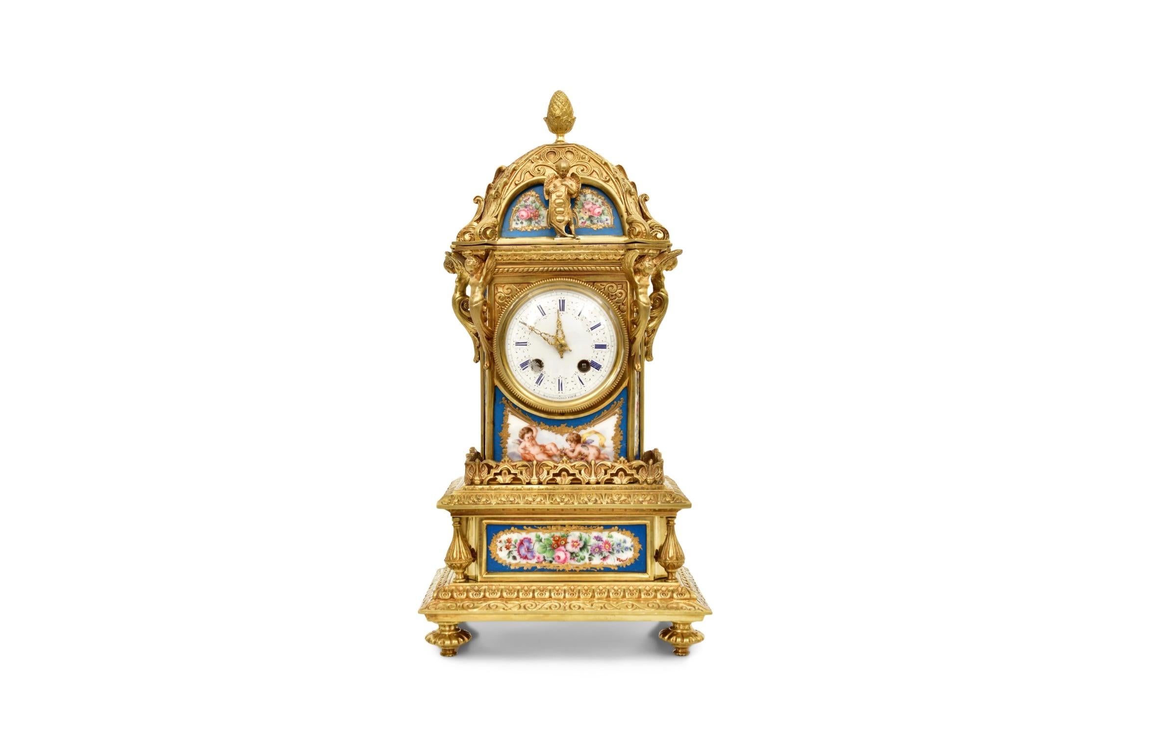Pendule de cheminée ancienne en porcelaine de Sèvres, bronze doré / Raingo Frères & Sèvres Paris en vente 3
