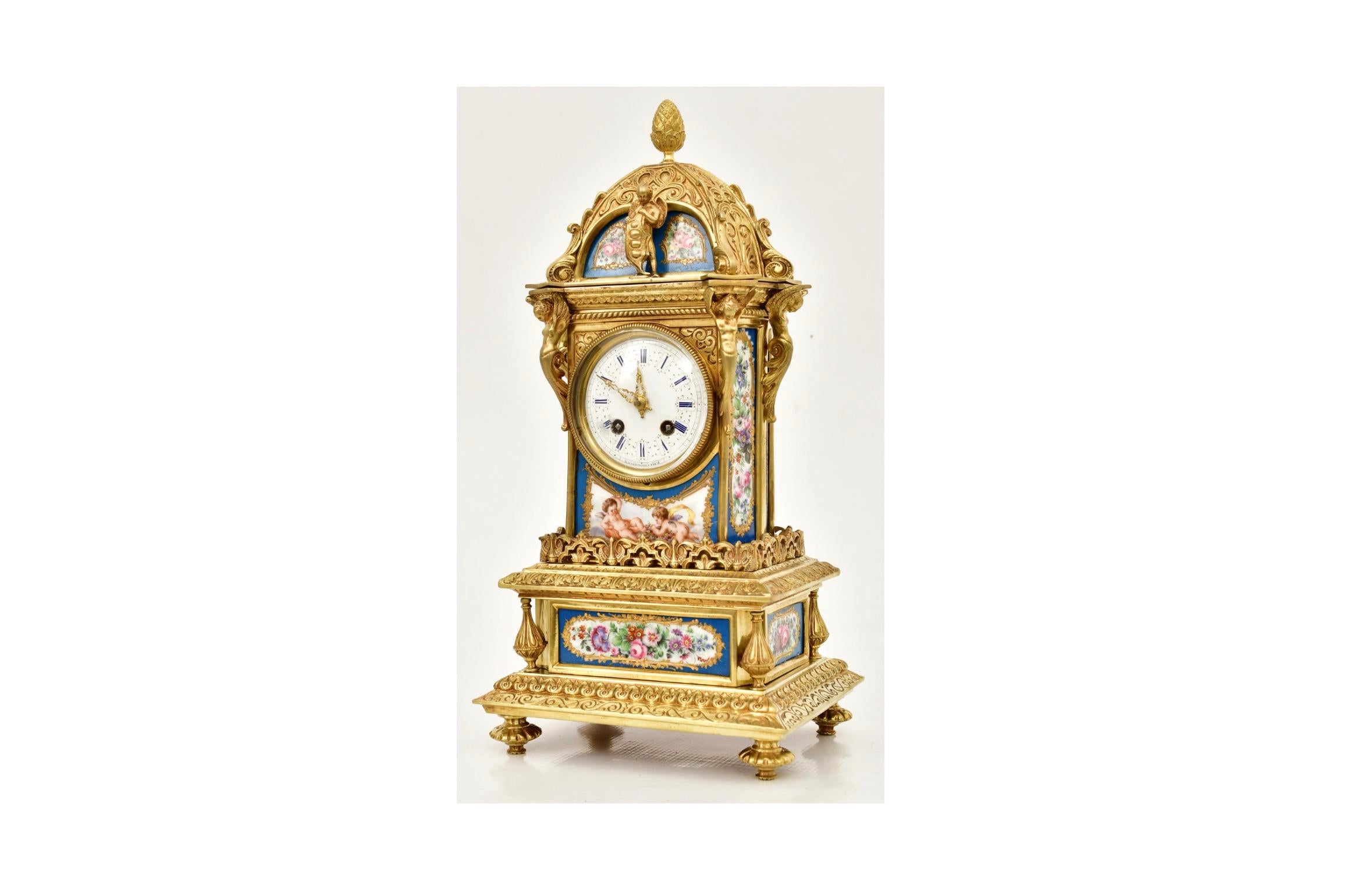 Louis XVI Pendule de cheminée ancienne en porcelaine de Sèvres, bronze doré / Raingo Frères & Sèvres Paris en vente