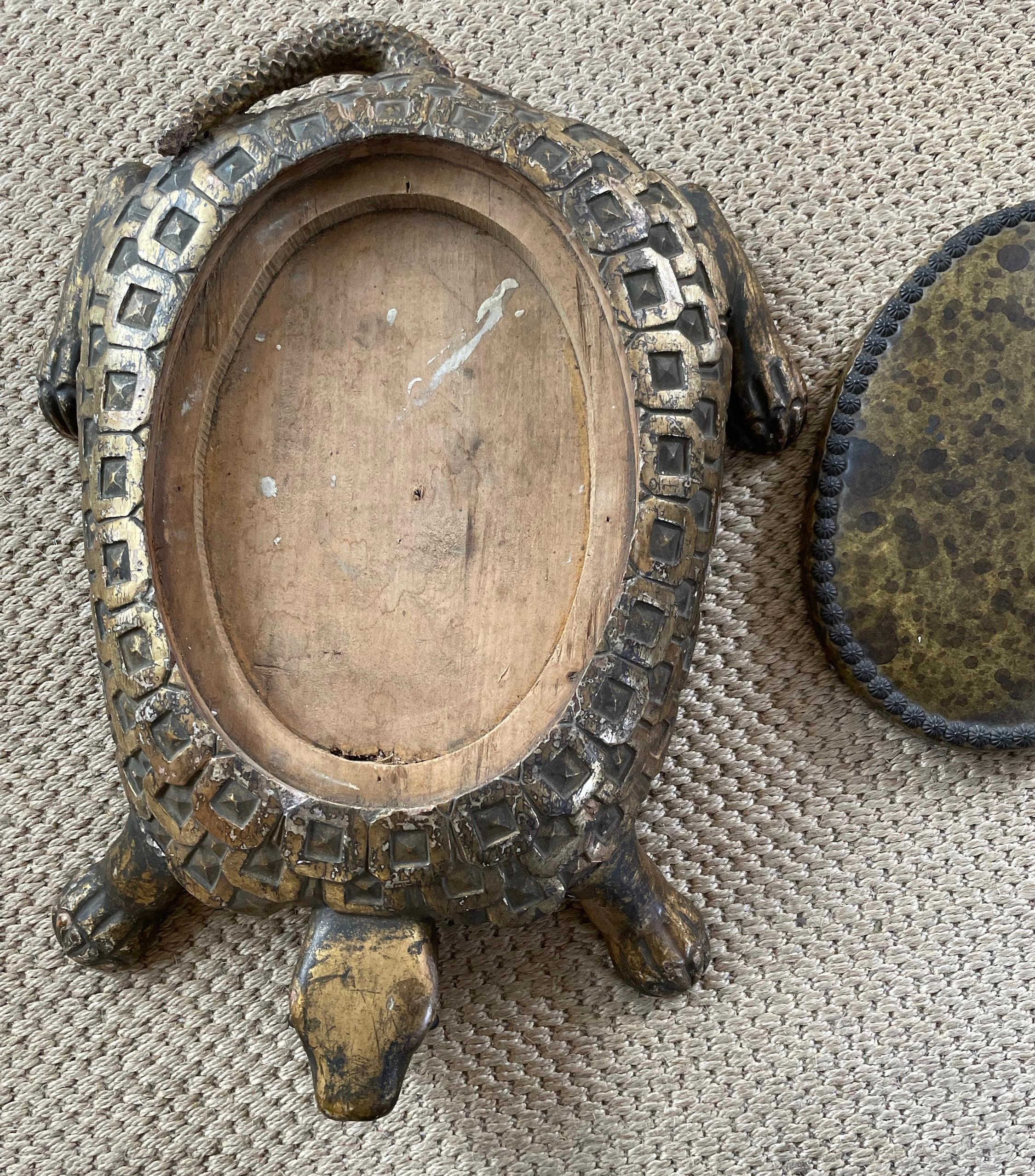 Antike vergoldete geschnitzte Schildkröte Fußstütze (Handgeschnitzt) im Angebot