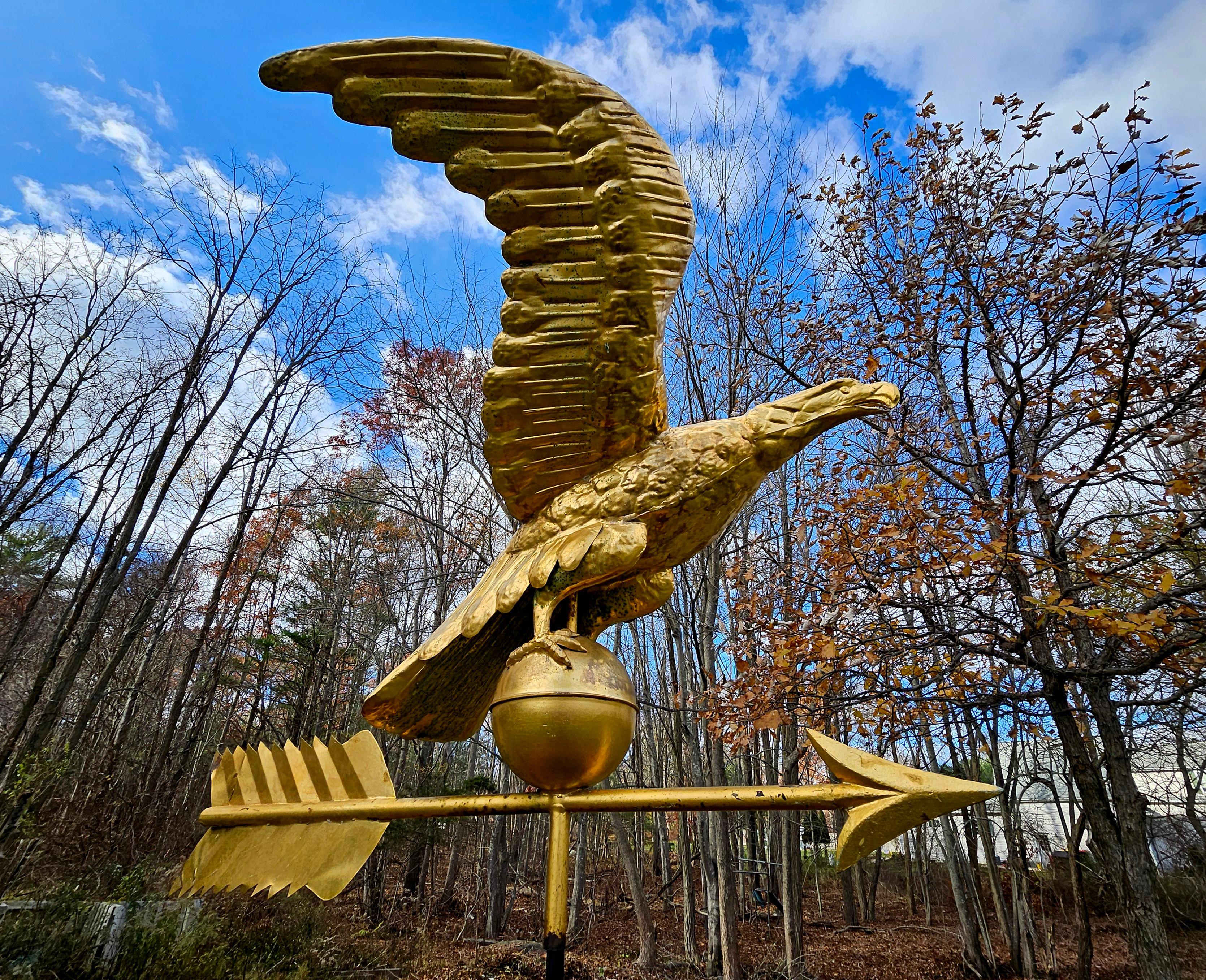 Veleta antigua de águila volante de cobre dorado, Siglo XIX en venta 10
