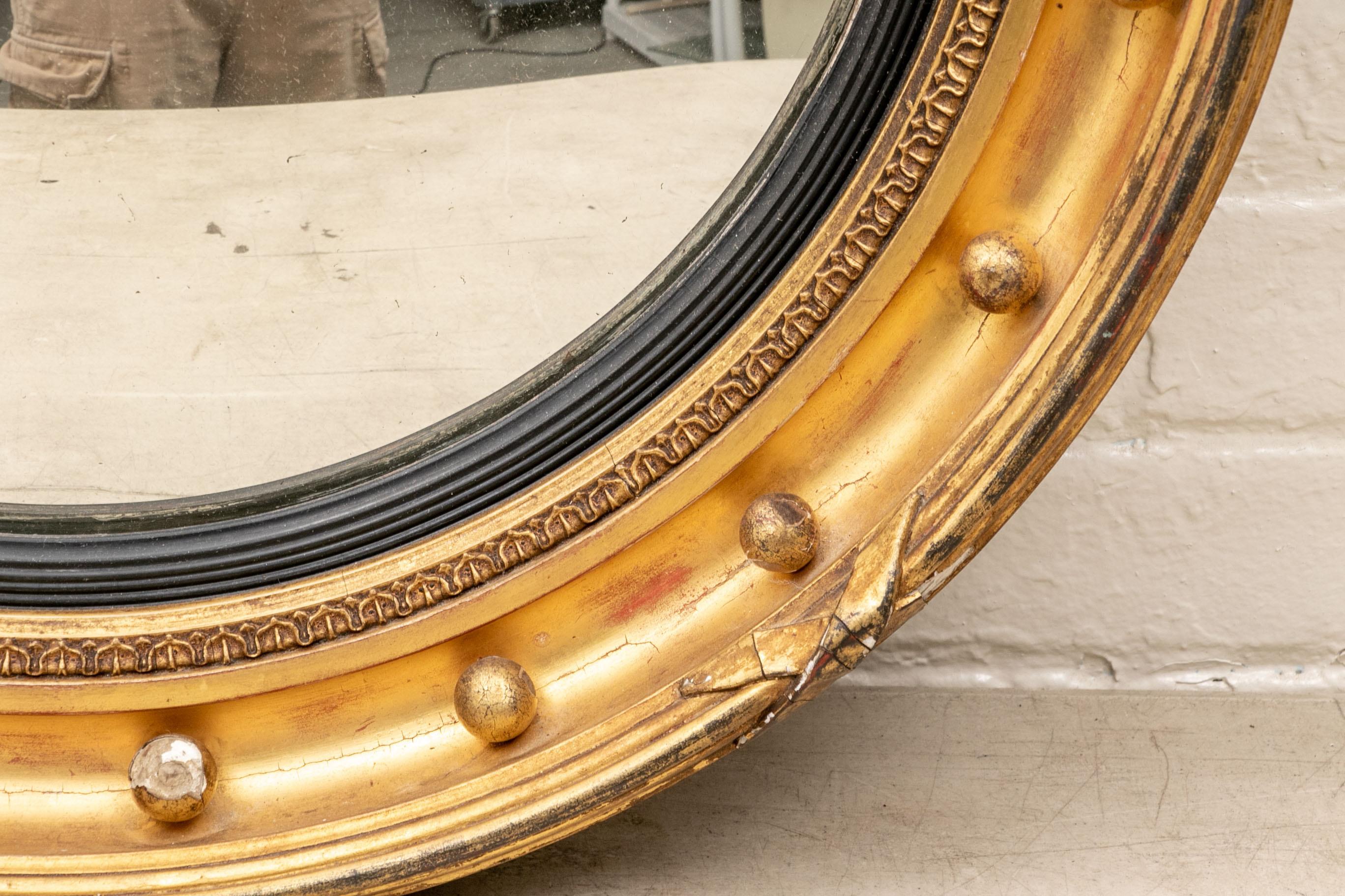 Antique Gilt Framed Convex Mirror In Good Condition In Bridgeport, CT