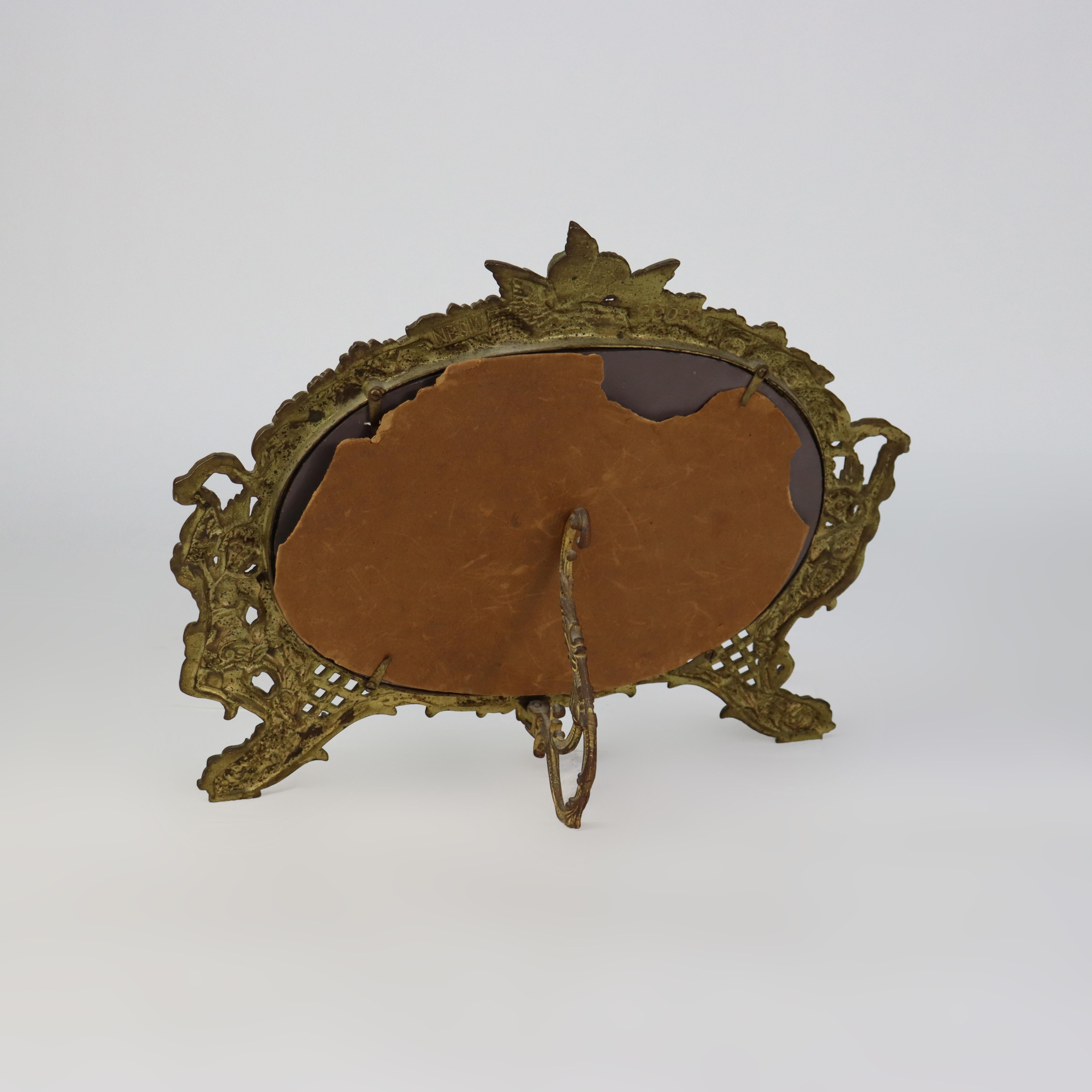 Antique Mirror da comò in metallo dorato a forma di fiore C1880 in vendita 5