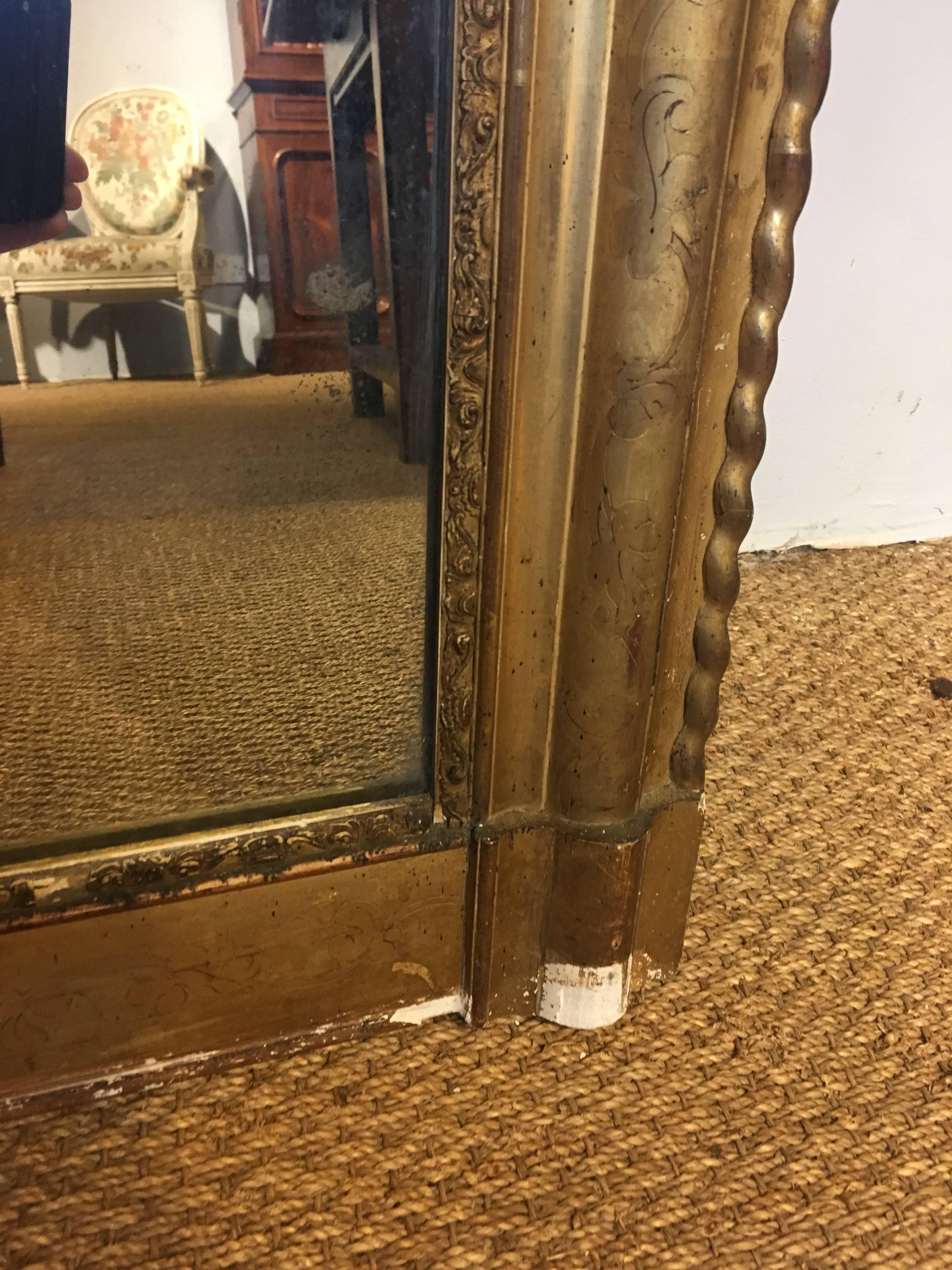 Antique Gilt Mirror For Sale 1