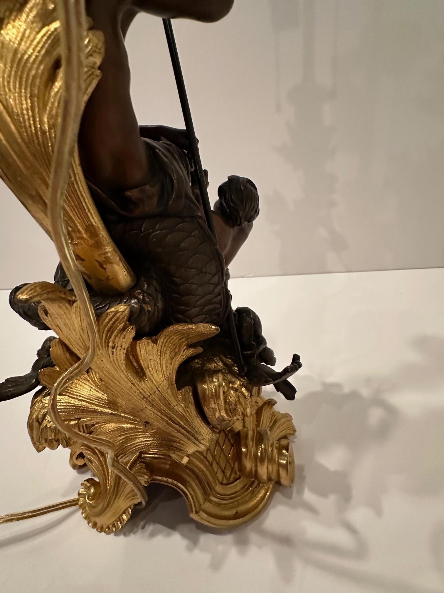 Milieu du XIXe siècle Lampe chandelier française ancienne en bronze doré et patiné avec Neptune en vente