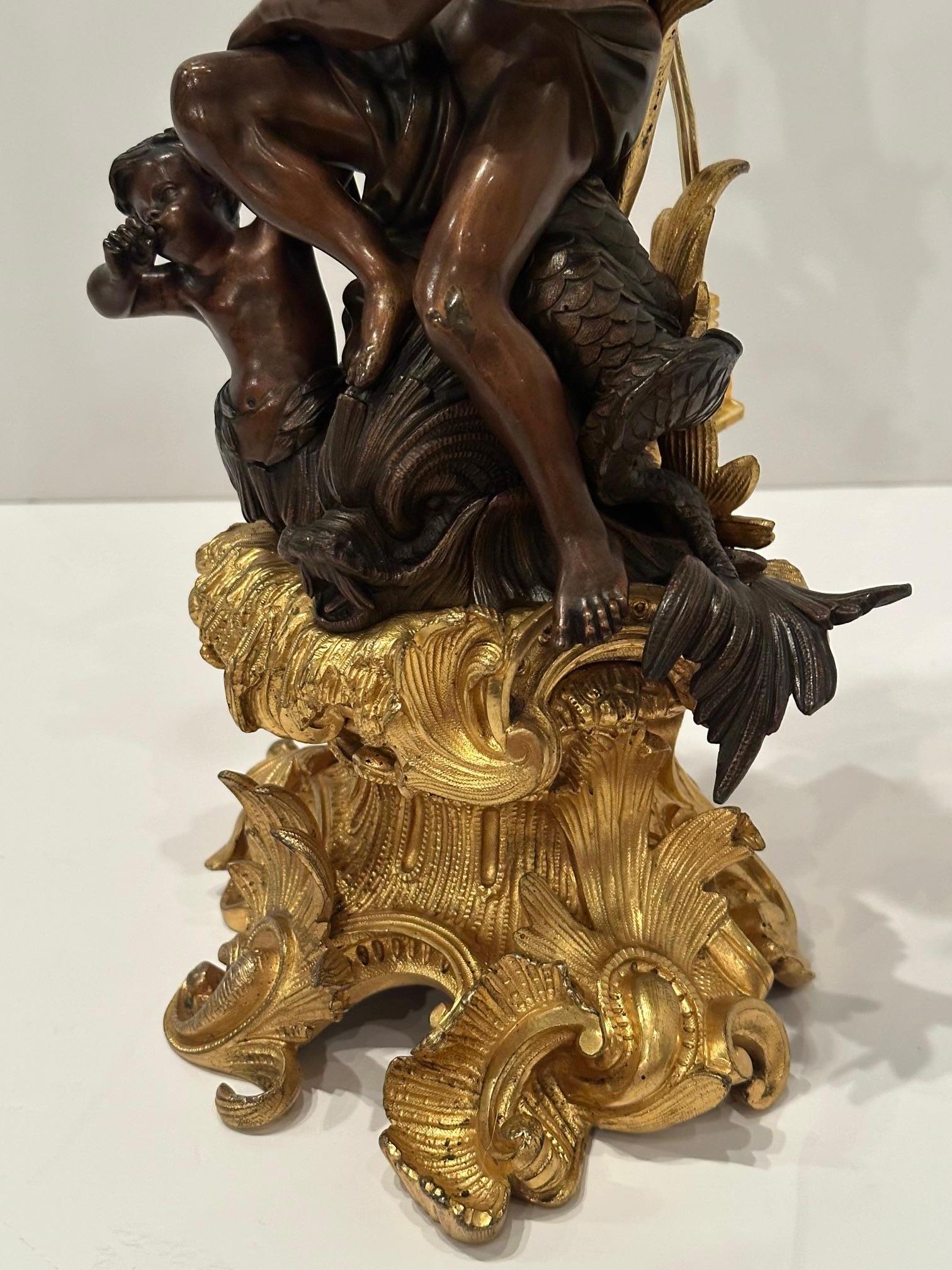 Bronze Lampe chandelier française ancienne en bronze doré et patiné avec Neptune en vente