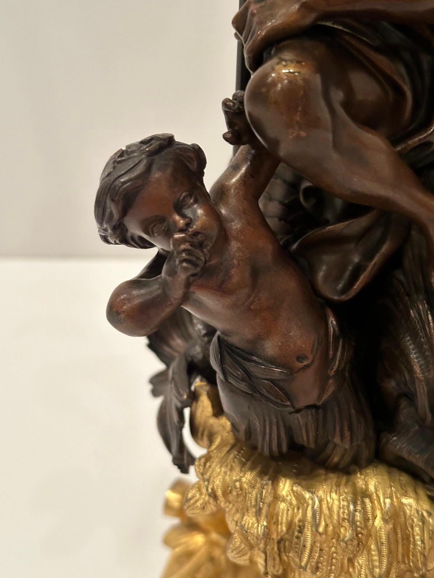 Lampe chandelier française ancienne en bronze doré et patiné avec Neptune en vente 1