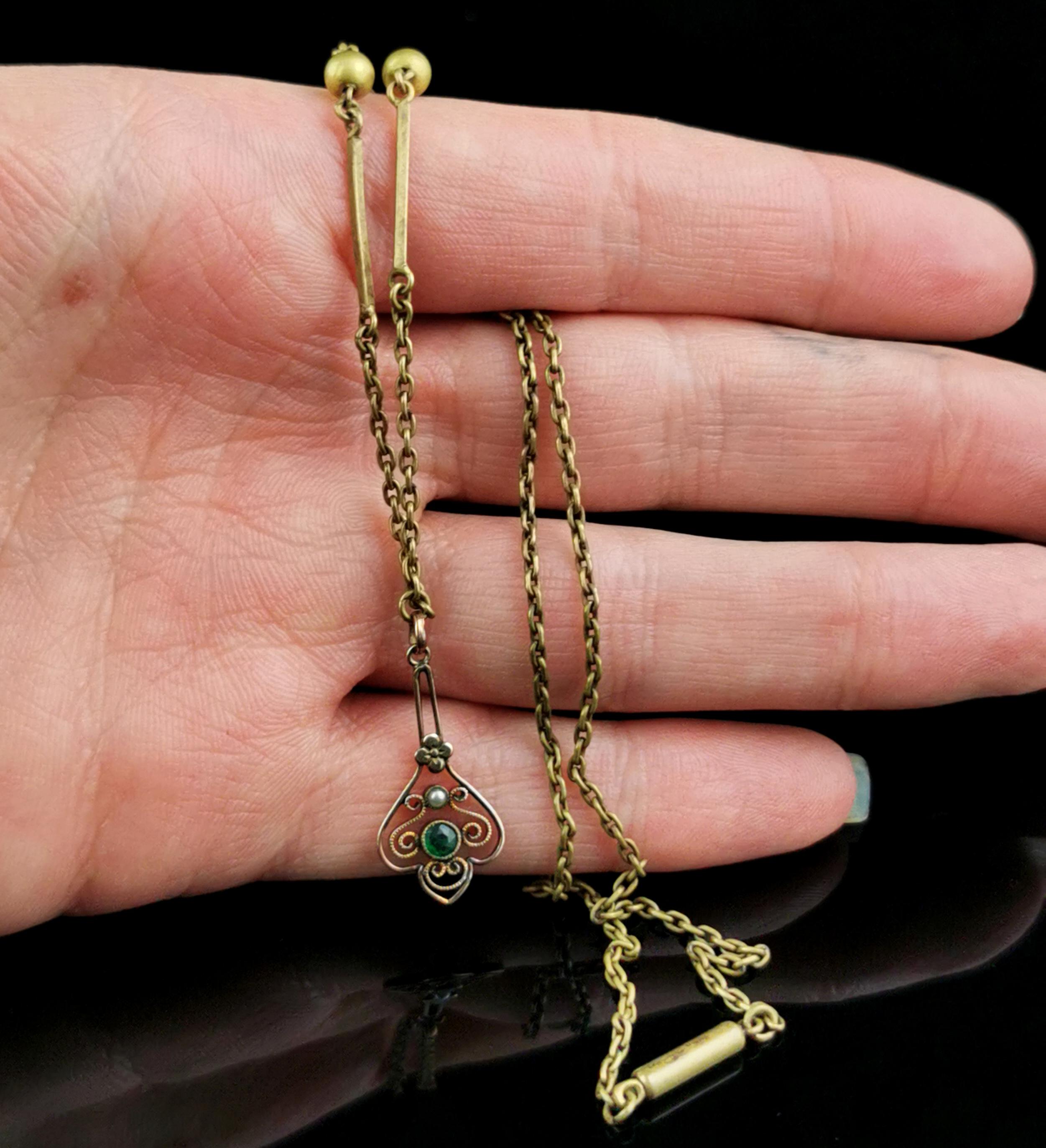 Antike vergoldete Halskette mit Anhänger, grüne Paste, ausgefallene Gliederkette  im Zustand „Gut“ im Angebot in NEWARK, GB