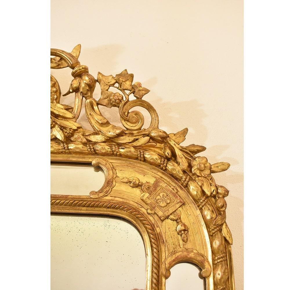 Louis Philippe Antique Gilt Wall Mirror with Flowers and Cup, Gold Leaf Frame, XIX Century