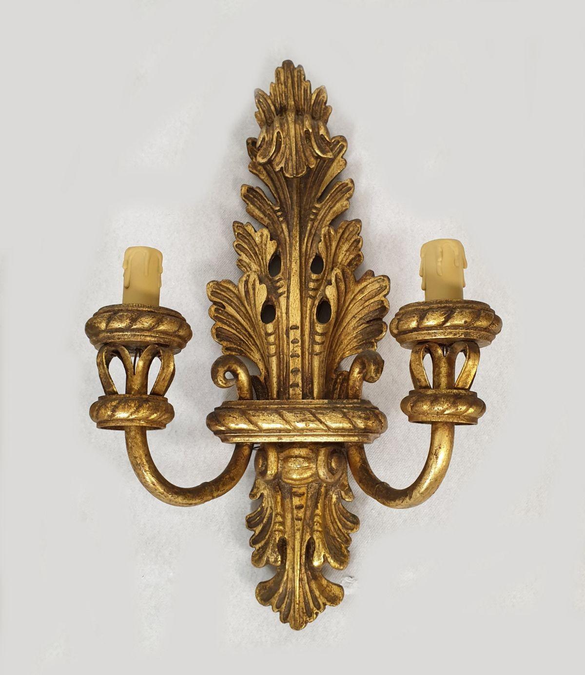 Antique Gilt wood French sconces In Excellent Condition For Sale In Dallas, TX