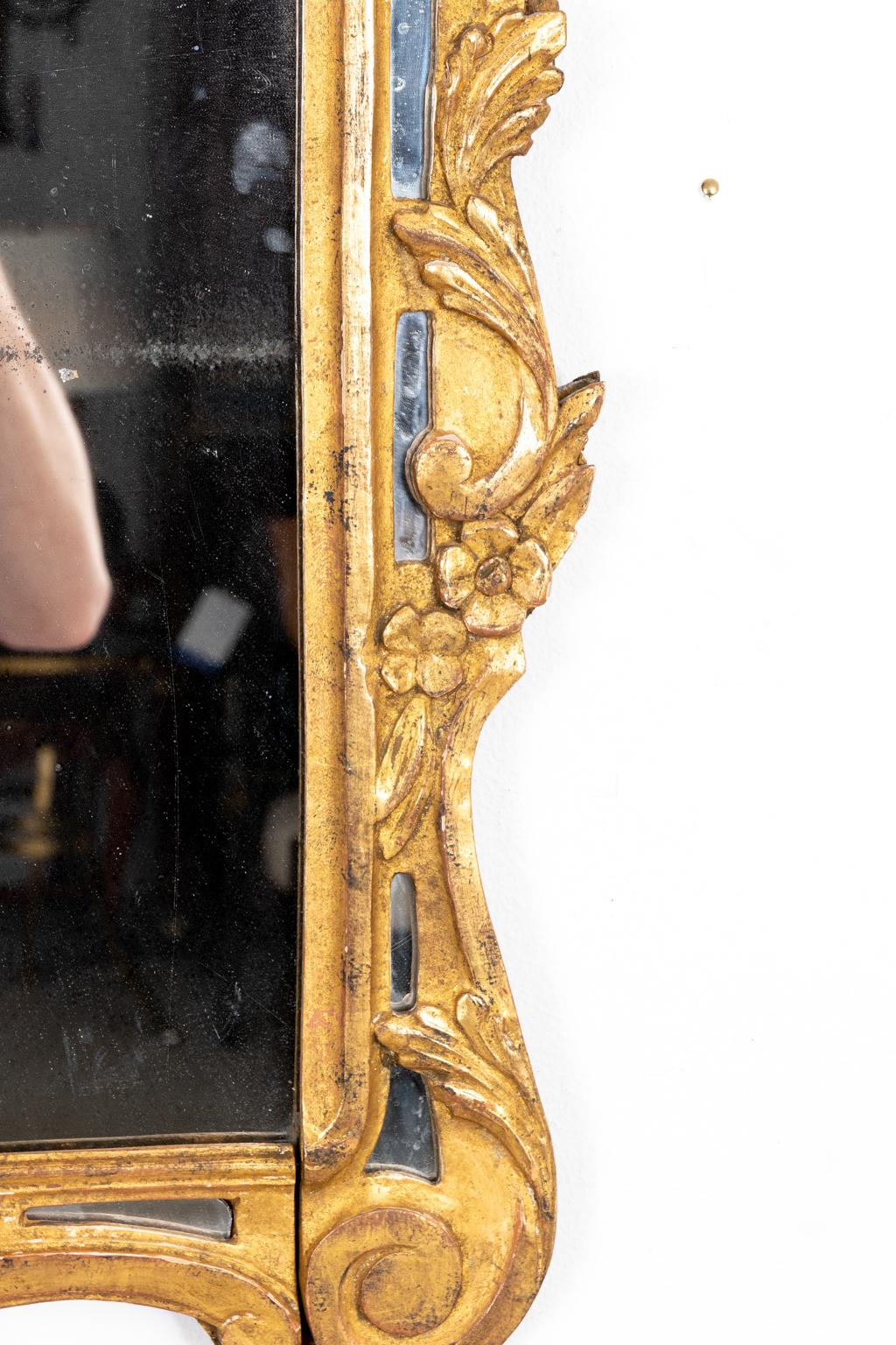 Antique Gilt Wood Mirror with Plumed Feathers on Top For Sale 5