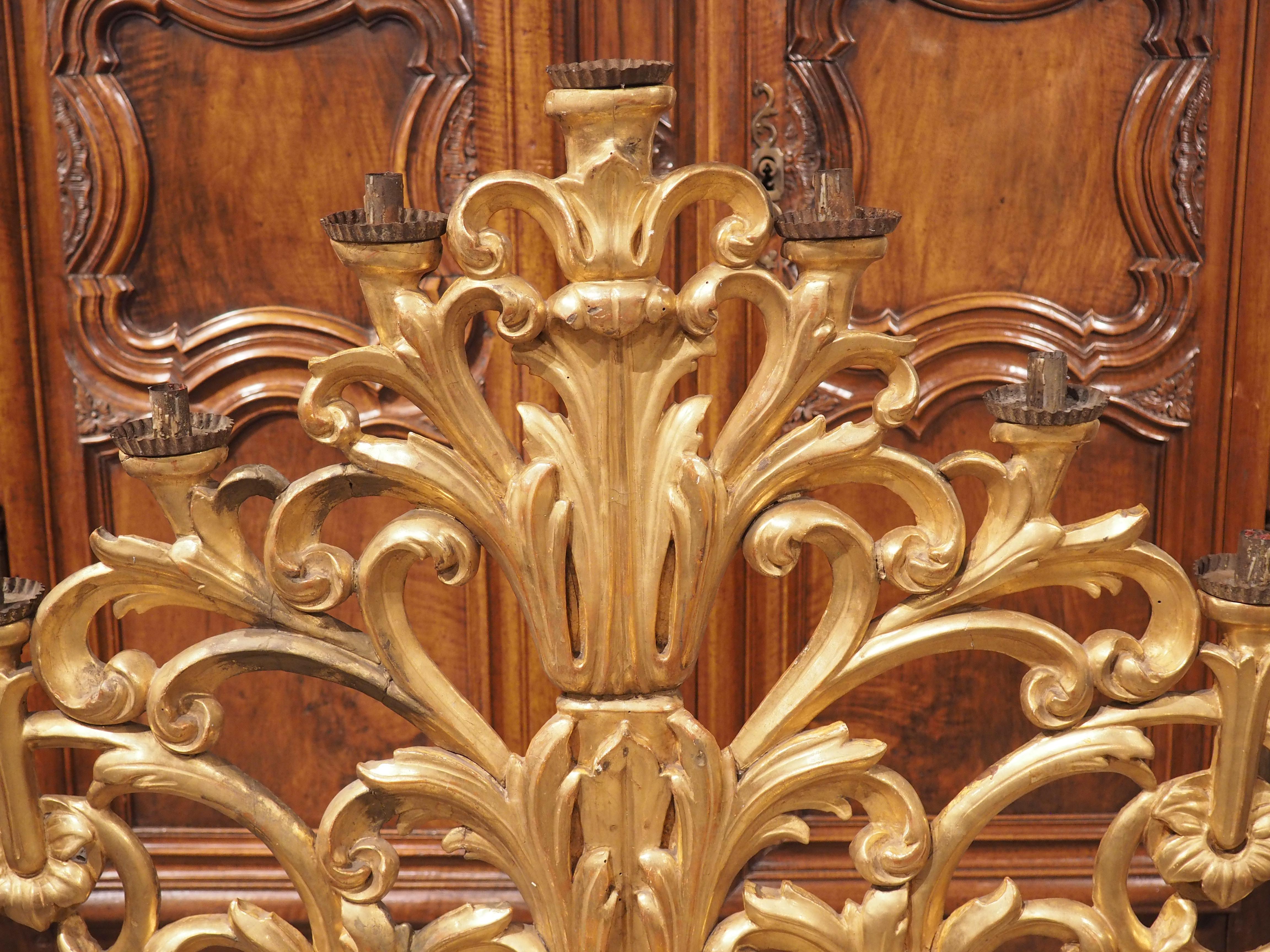 Antiker Altarkandelaber aus vergoldetem Holz aus der Toskana, um 1800 (Italienisch) im Angebot
