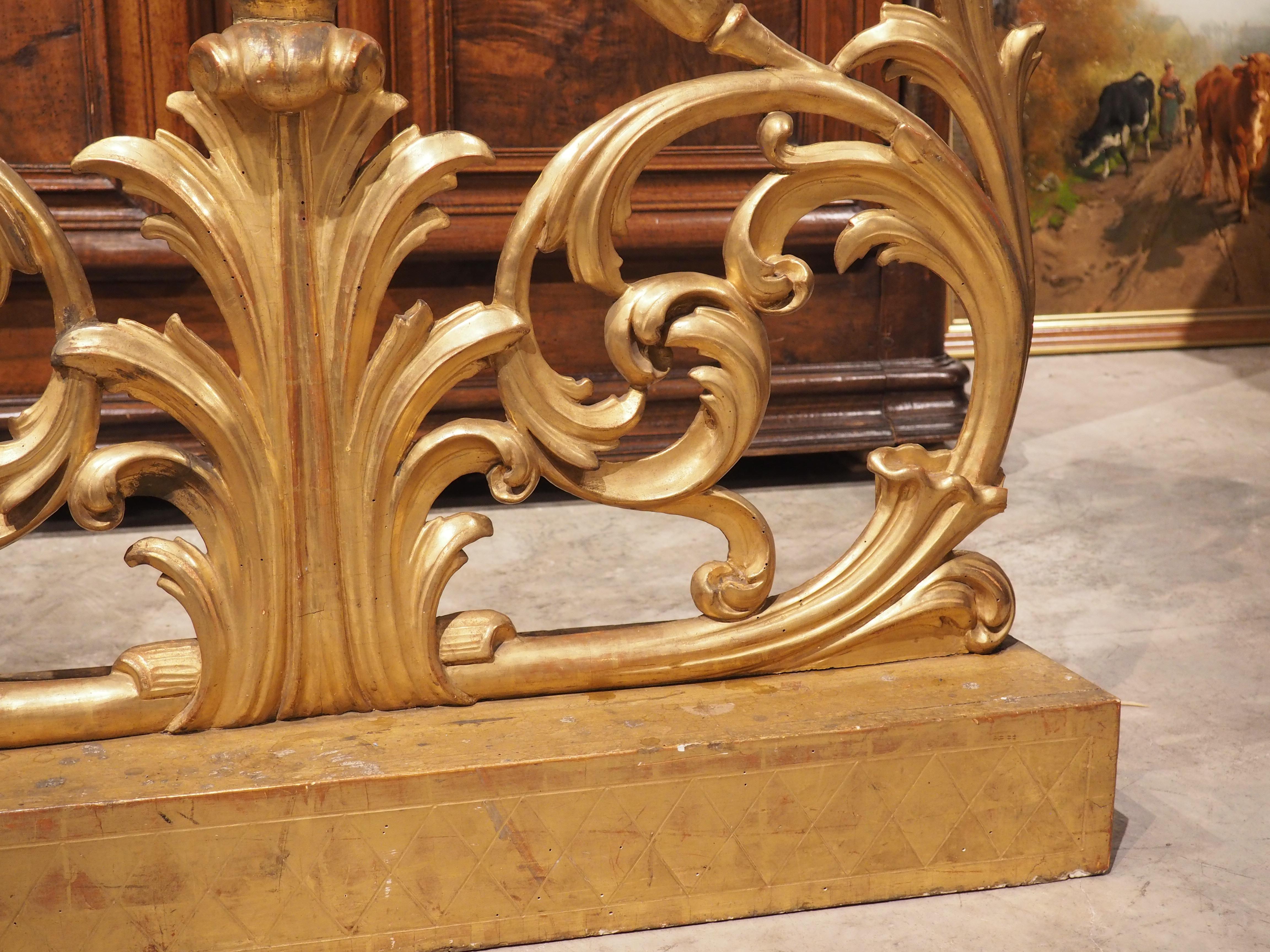 Antiker Altarkandelaber aus vergoldetem Holz aus der Toskana, um 1800 im Zustand „Gut“ im Angebot in Dallas, TX