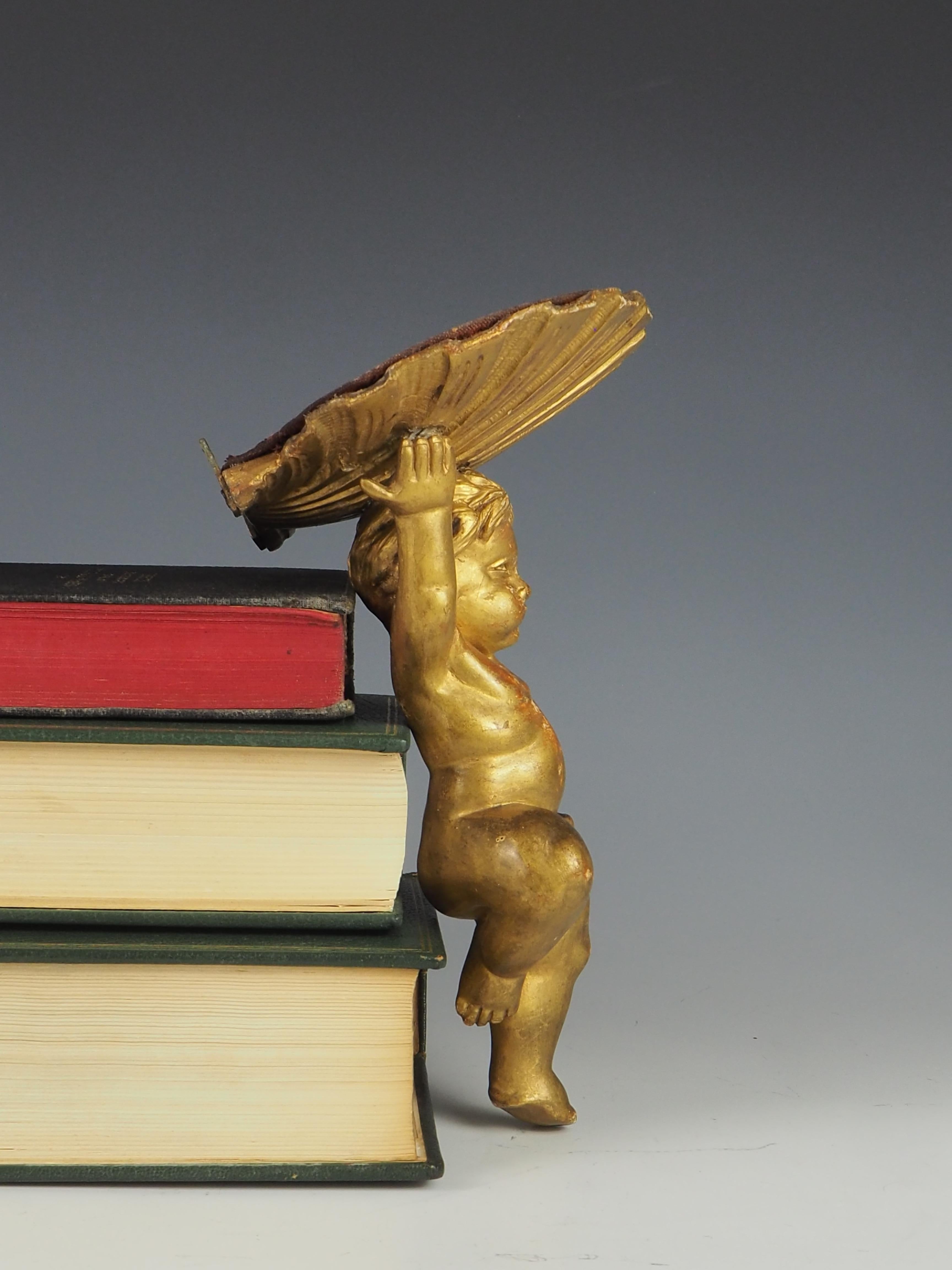 Antique Giltwood Cherub and Clamshell Wall Shelves (Pair) For Sale 9