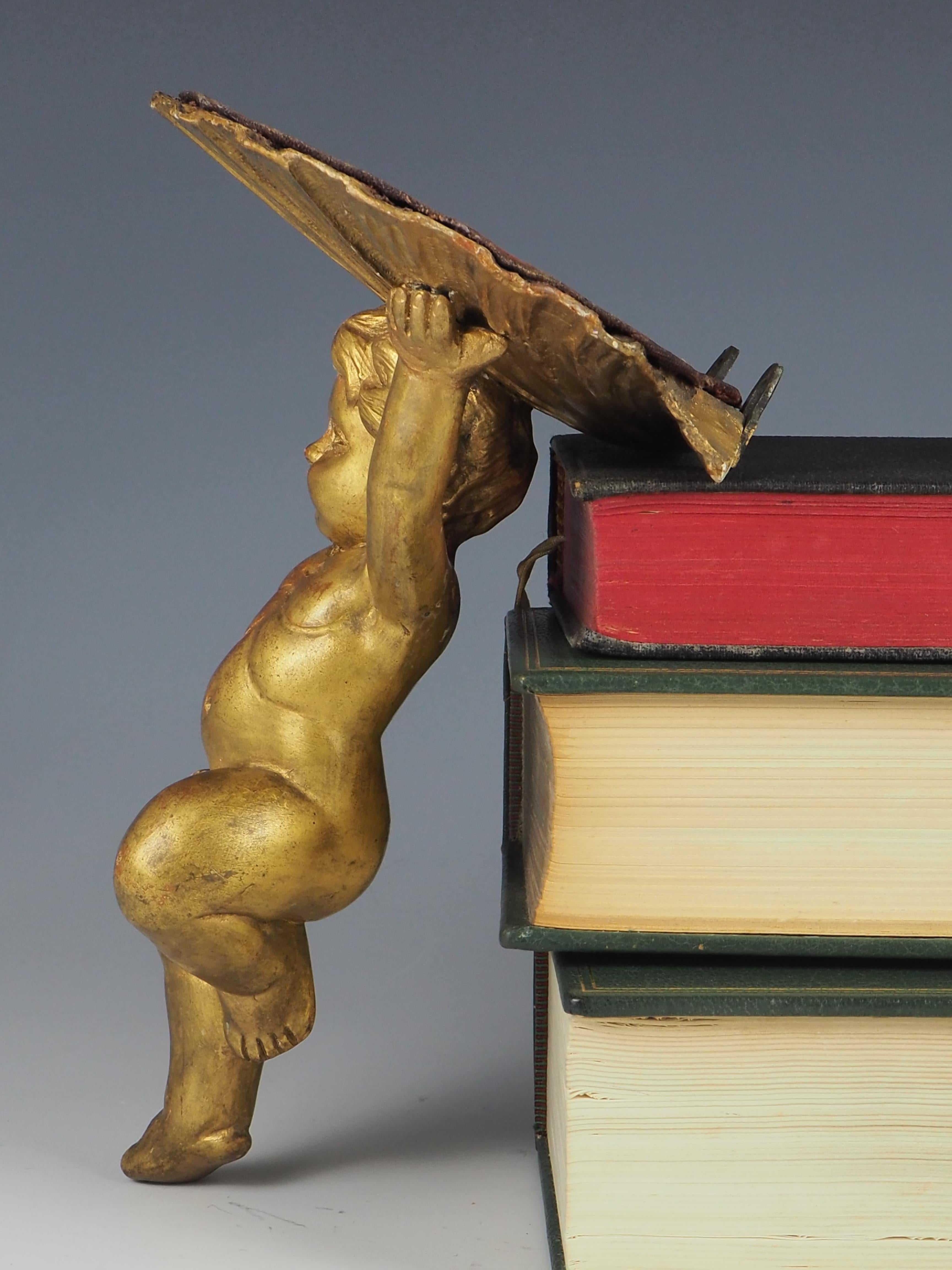 Antique Giltwood Cherub and Clamshell Wall Shelves (Pair) For Sale 11