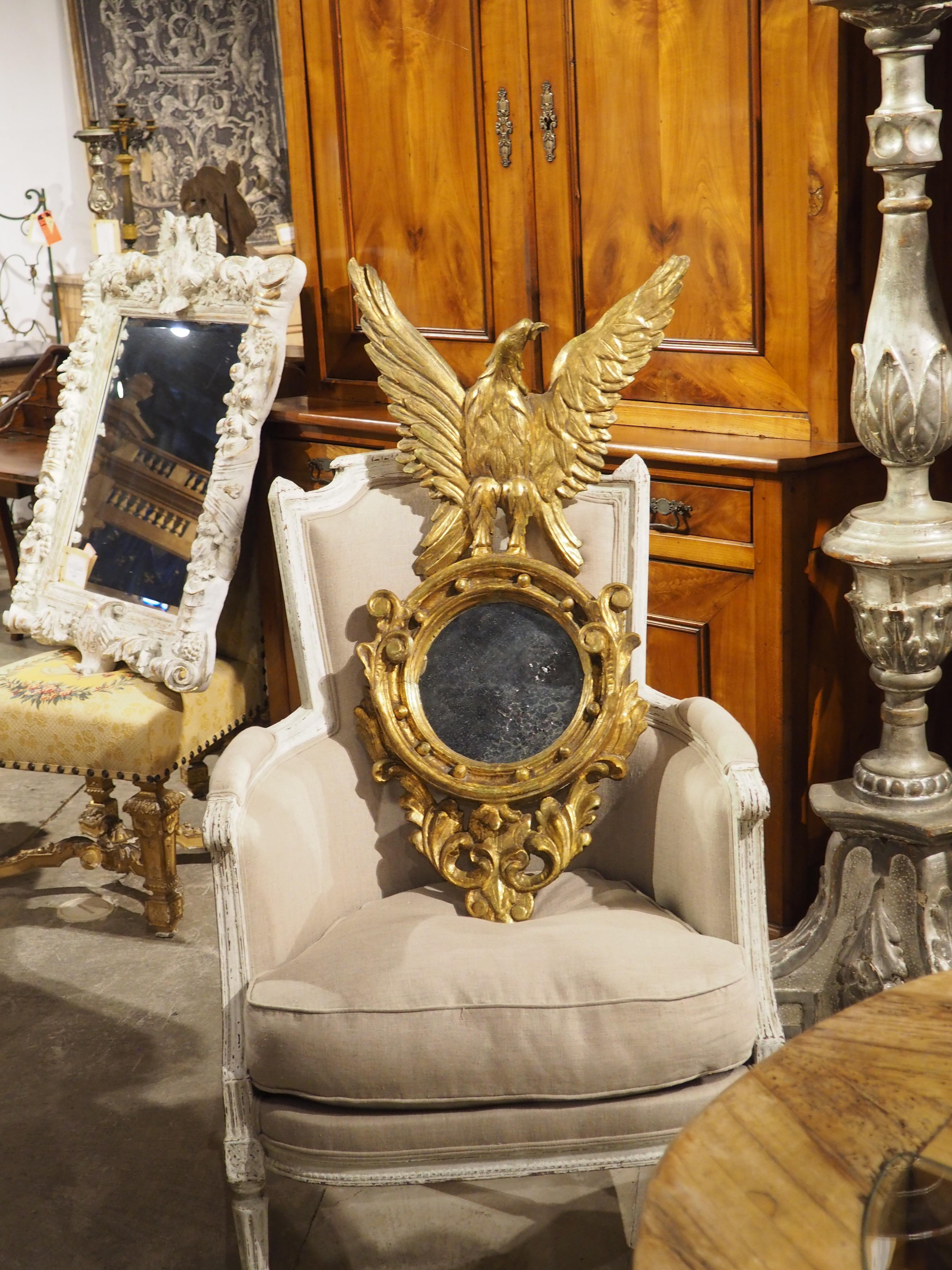 Miroir mural ancien en bois doré avec aigle, vers 1810 en vente 4