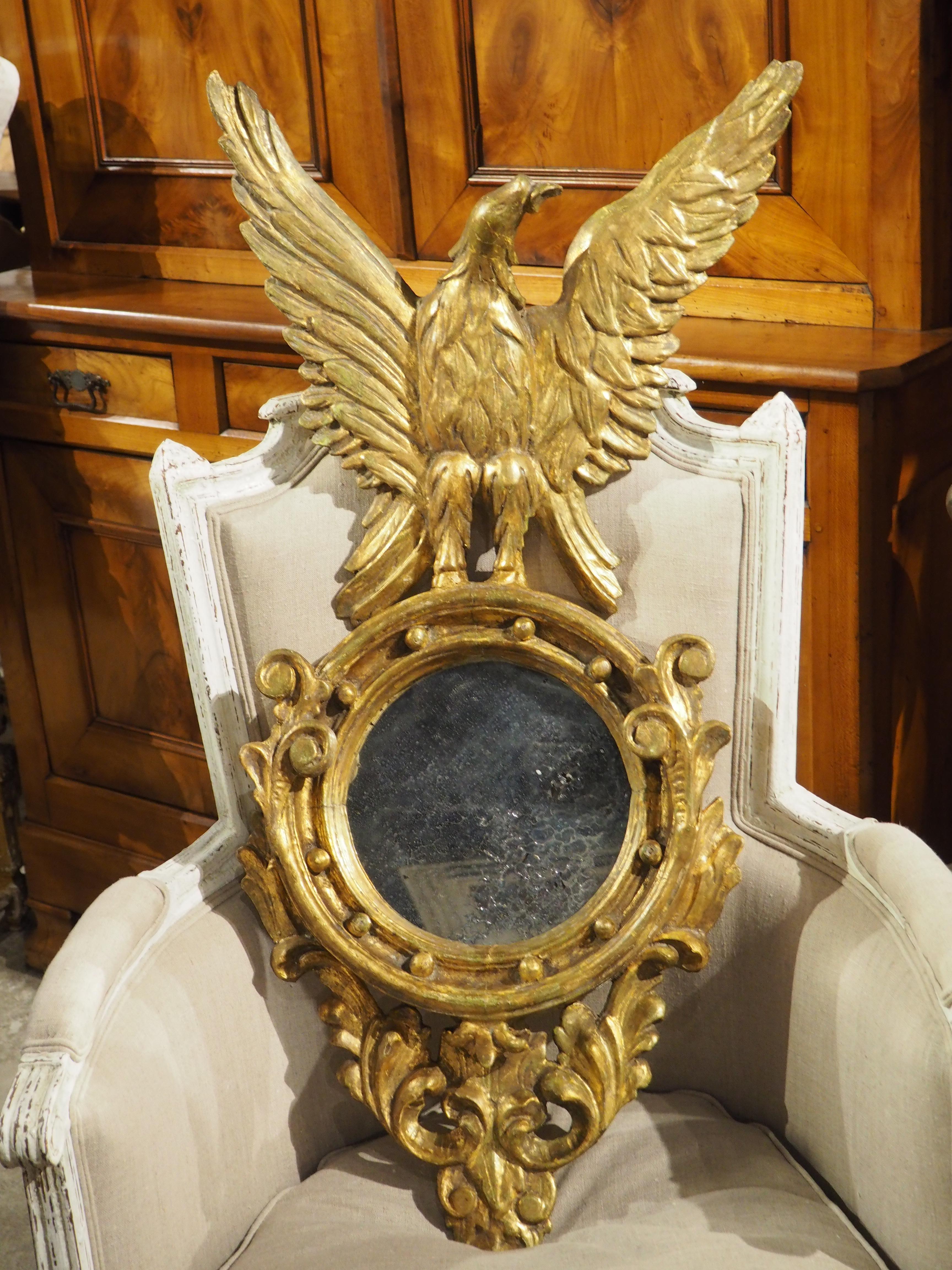 Miroir mural ancien en bois doré avec aigle, vers 1810 en vente 6