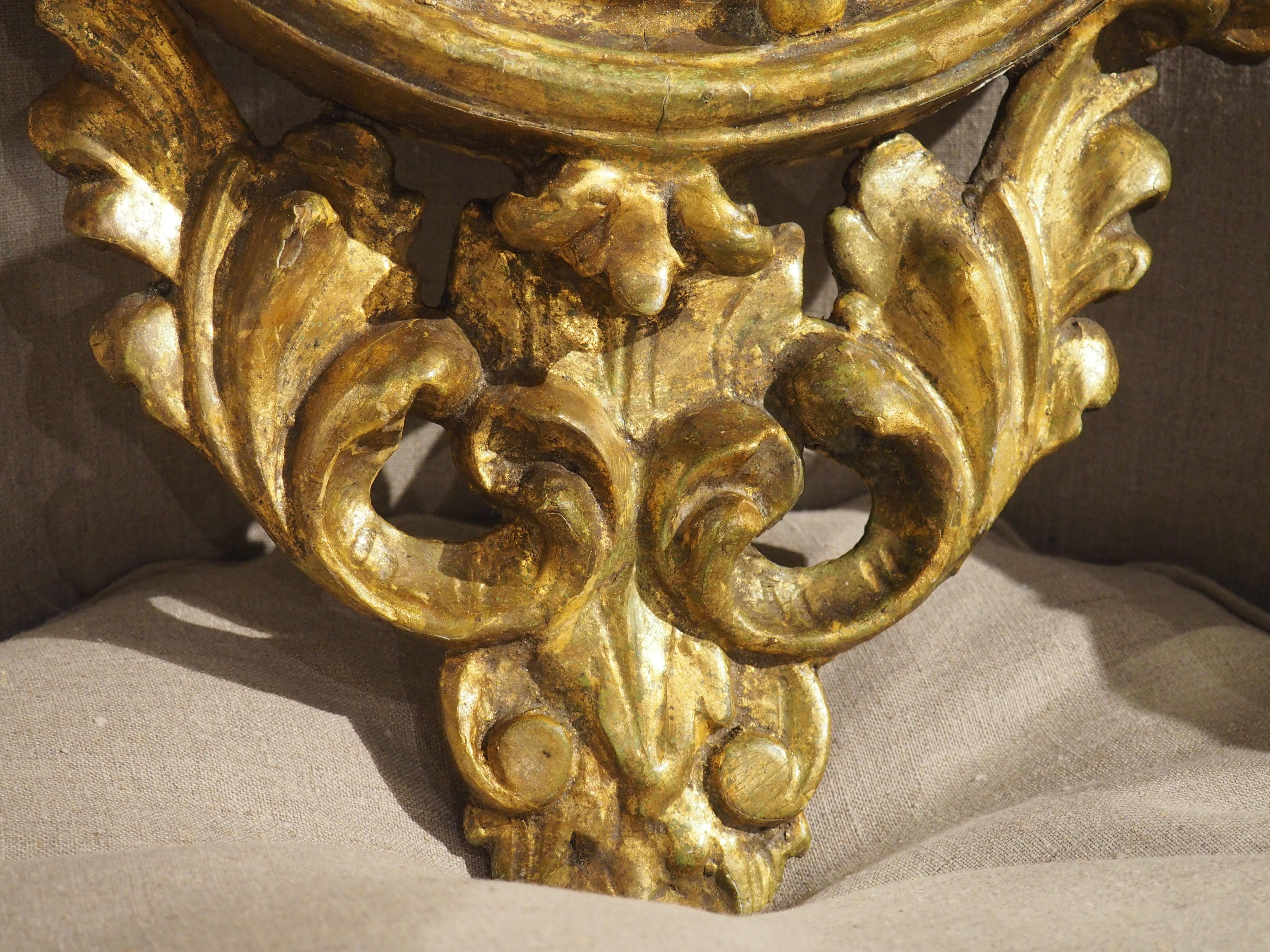 Miroir mural ancien en bois doré avec aigle, vers 1810 en vente 2