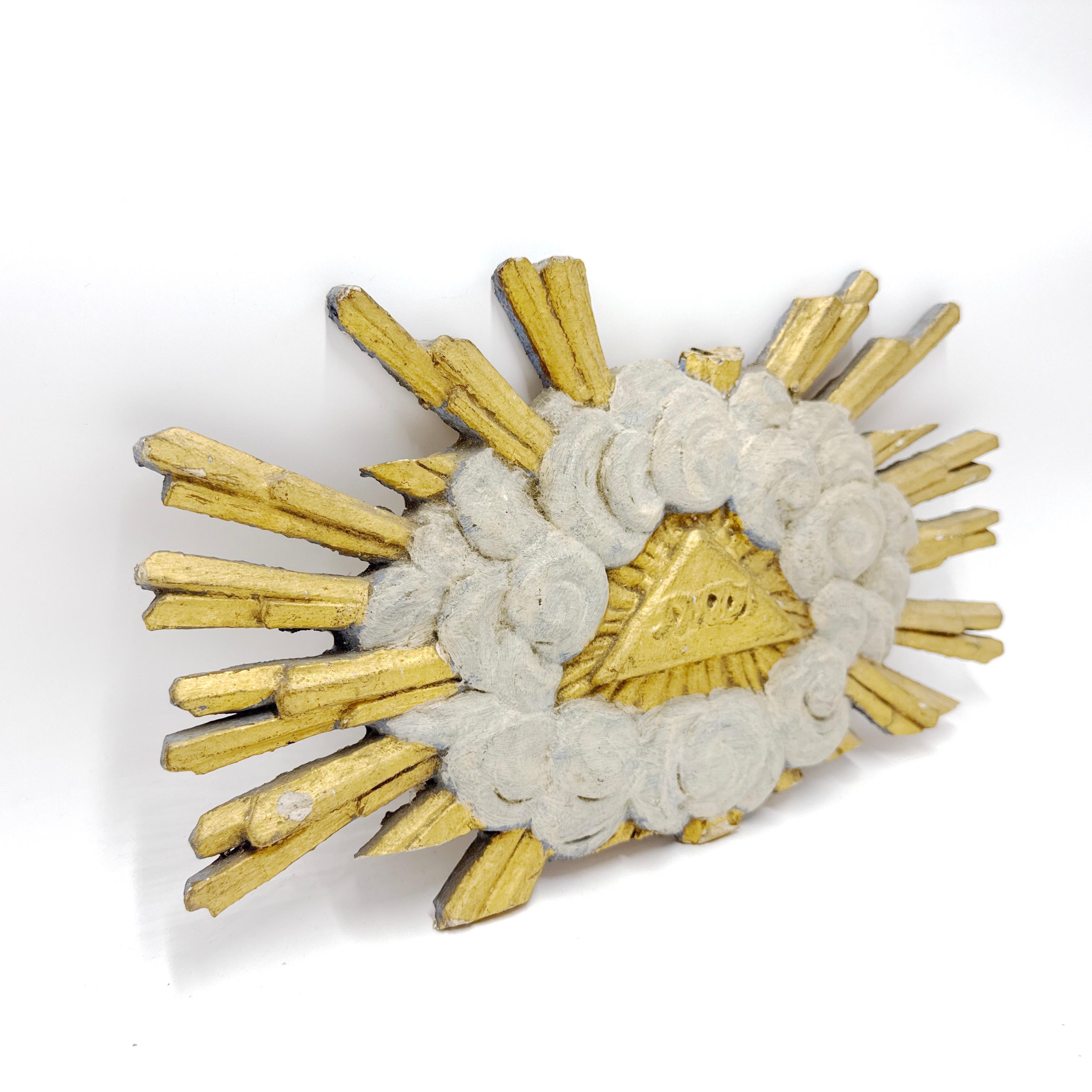 XVIII secolo Scultura ecclesiastica antica in legno dorato - Gloria del Tetragramma in vendita