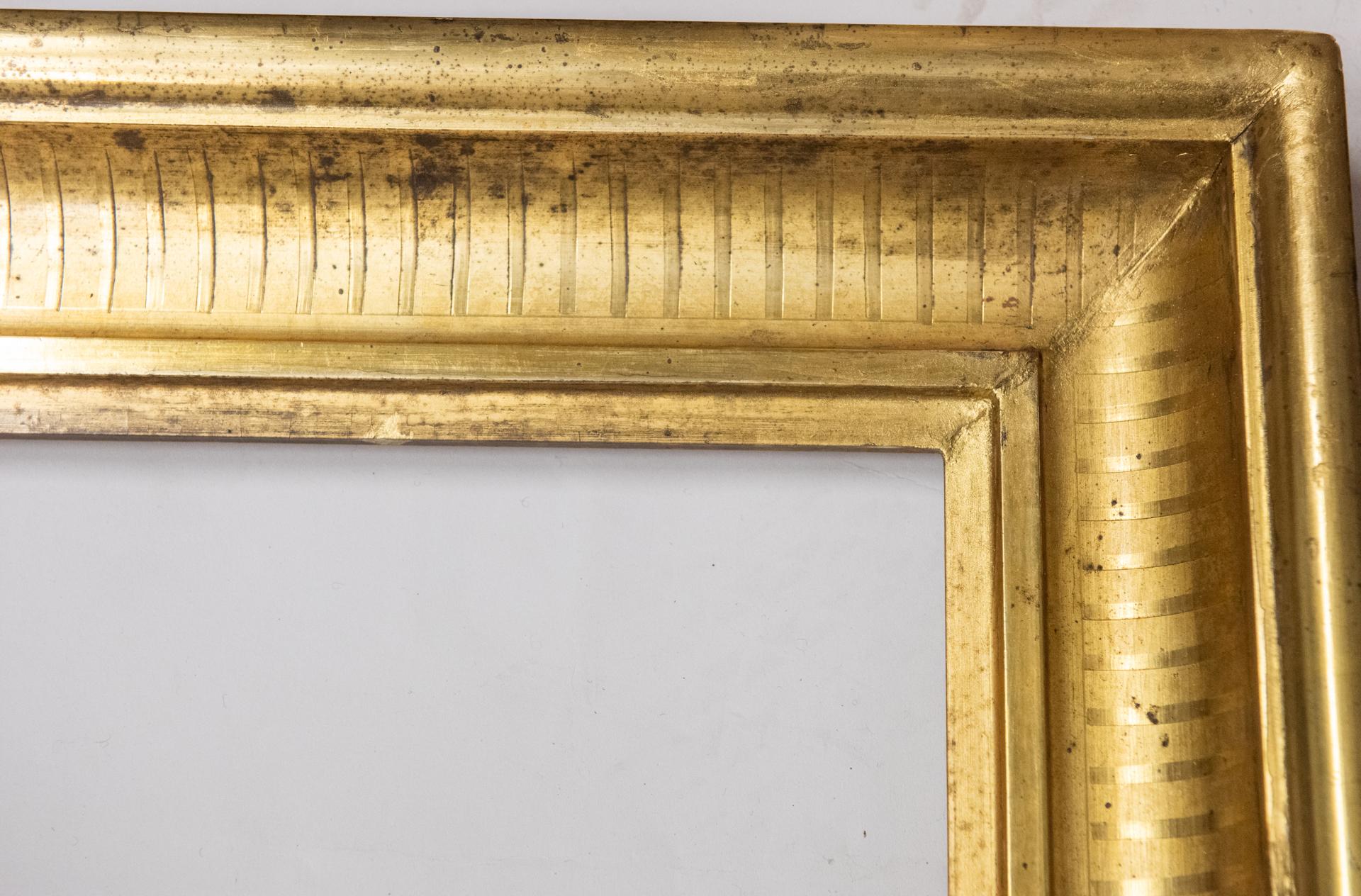 Marco antiguo de madera dorada, también para espejo Madera frutal en venta
