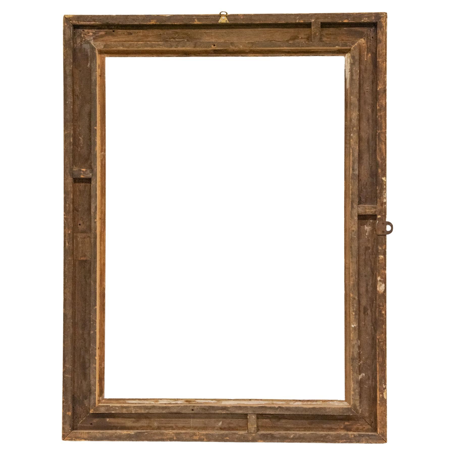 Antiguo, rico y perfecto marco de madera dorada, apto para cuadro o espejo.
No es necesario un friso ornamental para colocarlo encima, pero lo tengo (a petición).
La parte superior parece más oscura, pero es sólo la sombra.


ref. O/6327.