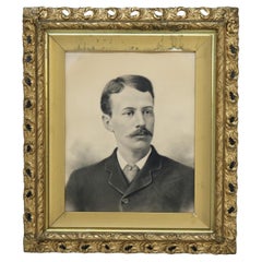 Antico ritratto a carboncino su carta di lino incorniciato in legno d'orato firmato Budd c1885