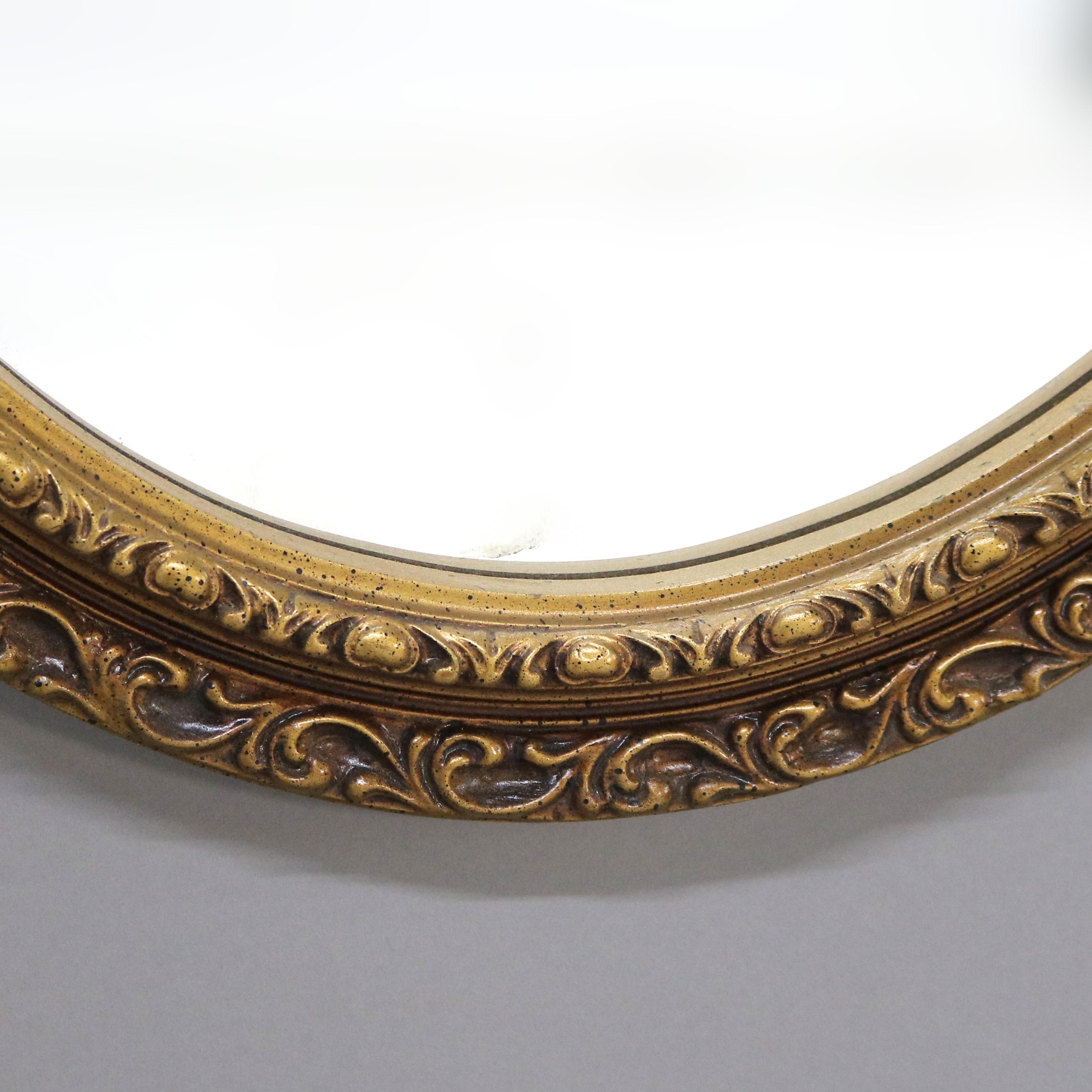 XX secolo Antique Mirror ovale da parete con cornice in legno d'orato C1930