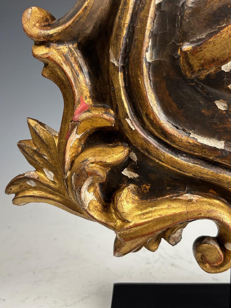 Antique Giltwood & Gesso Coat of Arms with Eagle – Hand-Carved Decorative Crest For Sale 10