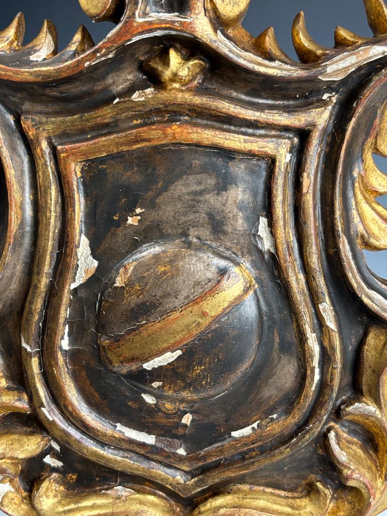 Antique Giltwood & Gesso Coat of Arms with Eagle – Hand-Carved Decorative Crest For Sale 12