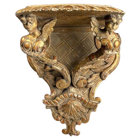 Antico supporto da parete in legno dorato con grifoni - Rinascimento in vendita