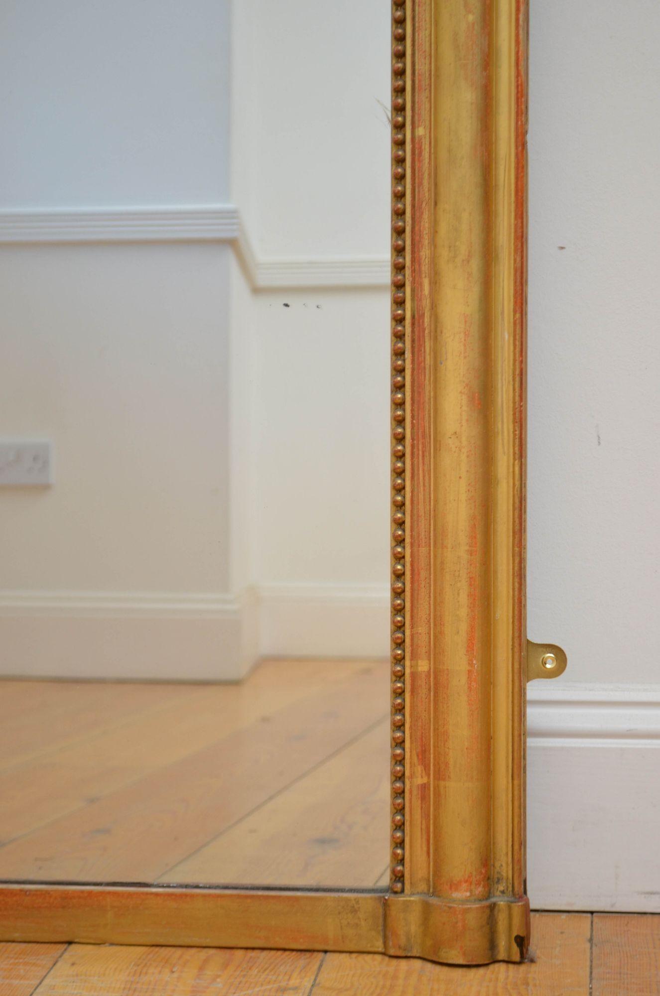 Miroir mural ancien en bois doré, H141 cm en vente 4