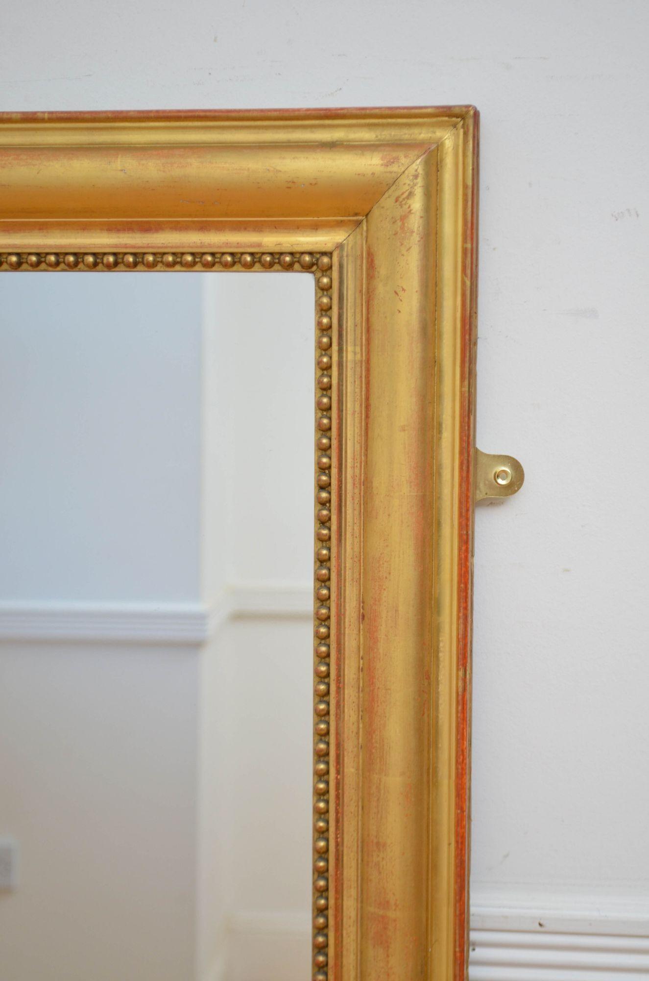 Miroir mural ancien en bois doré, H141 cm en vente 2