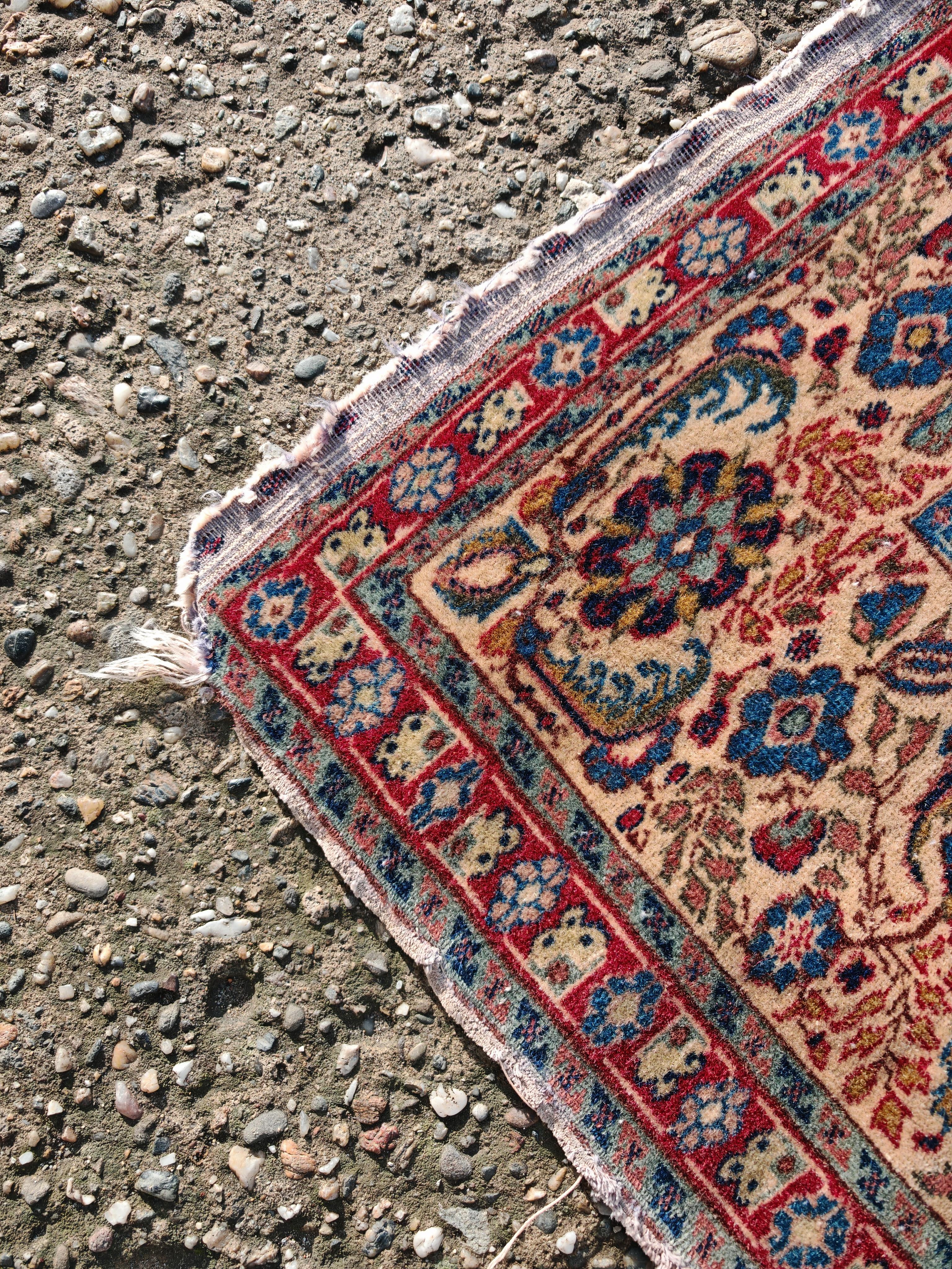 Antique Giordes prayer rug, hand-knotted 100% wool, Turkey 1910s en Bueno estado para la venta en Beograd, RS