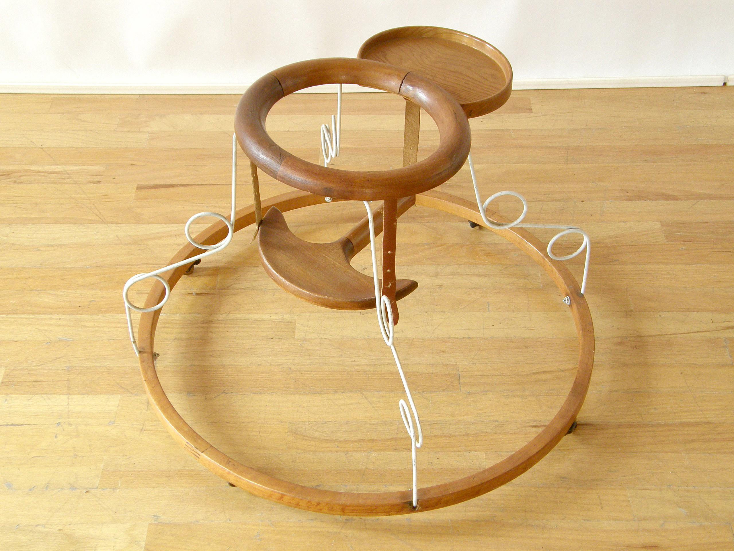 Antique Glascock's Baby Walker and Tender Bentwood Bouncy Chair for Infant In Good Condition In Chicago, IL