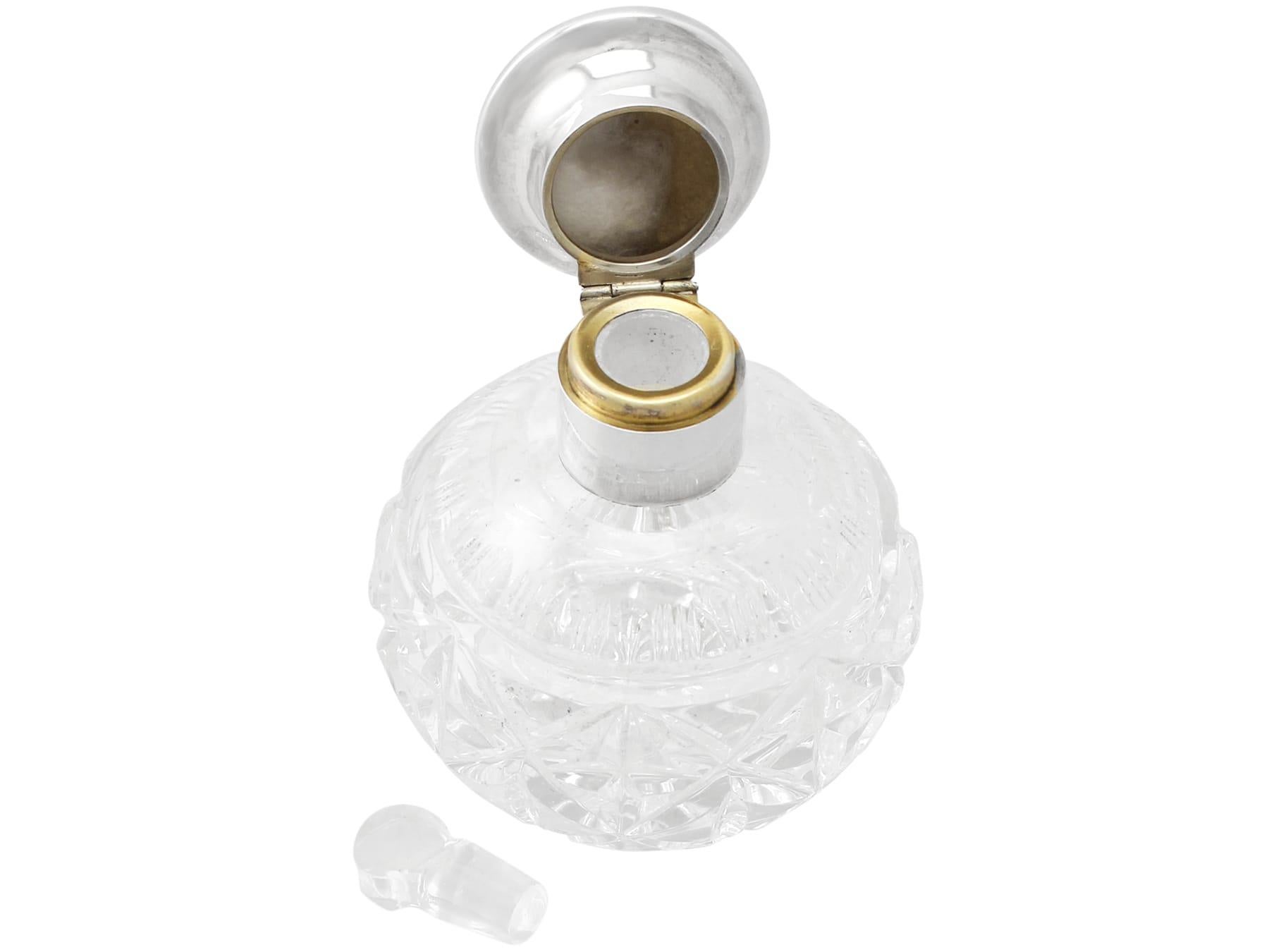 Début du 20ème siècle Bouteilles de parfum Lakeside antiques en verre, argent sterling et émail en vente