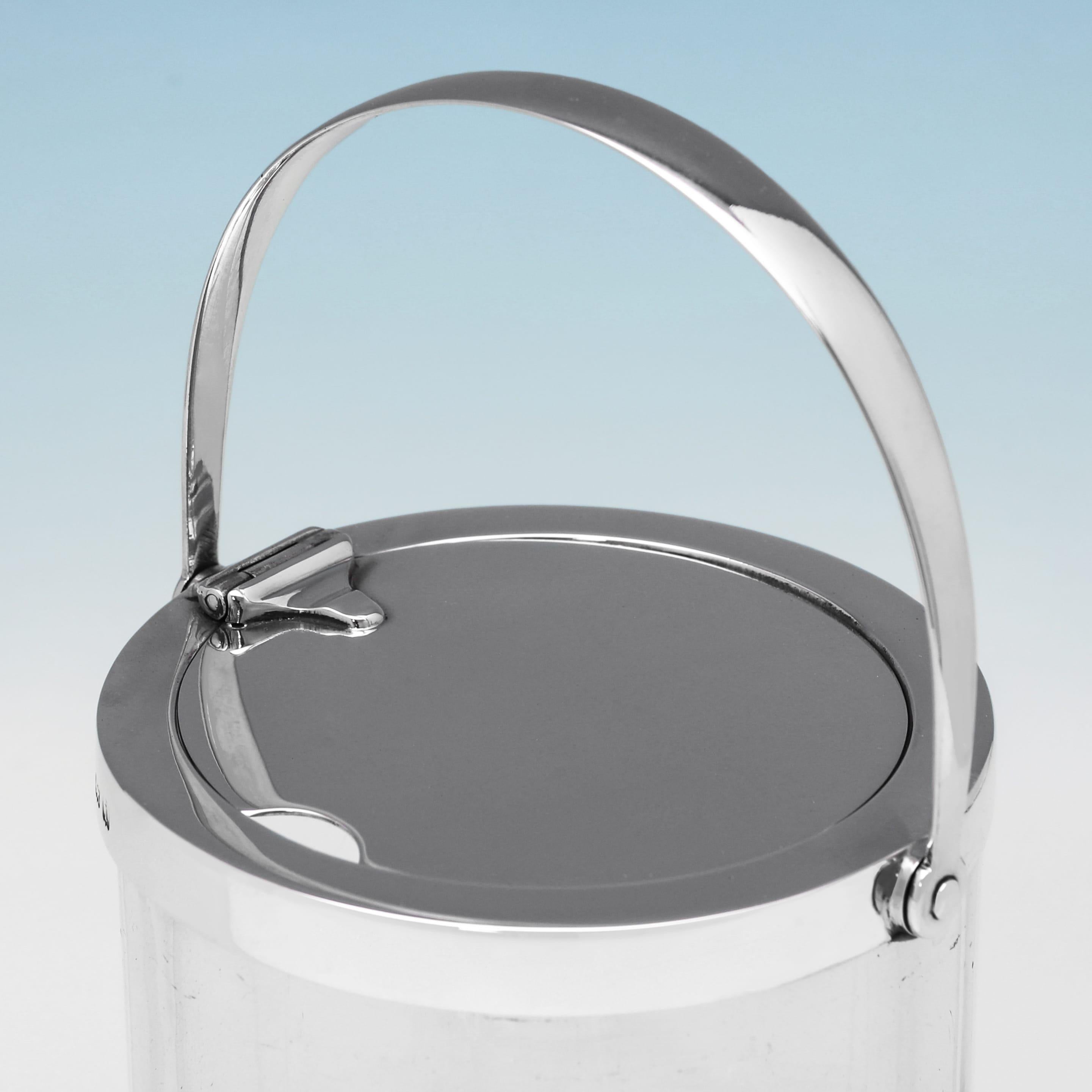 Antiguo tarro de mermelada de cristal y plata de ley de Hukin and Heath en 1922 en Bueno estado para la venta en London, London